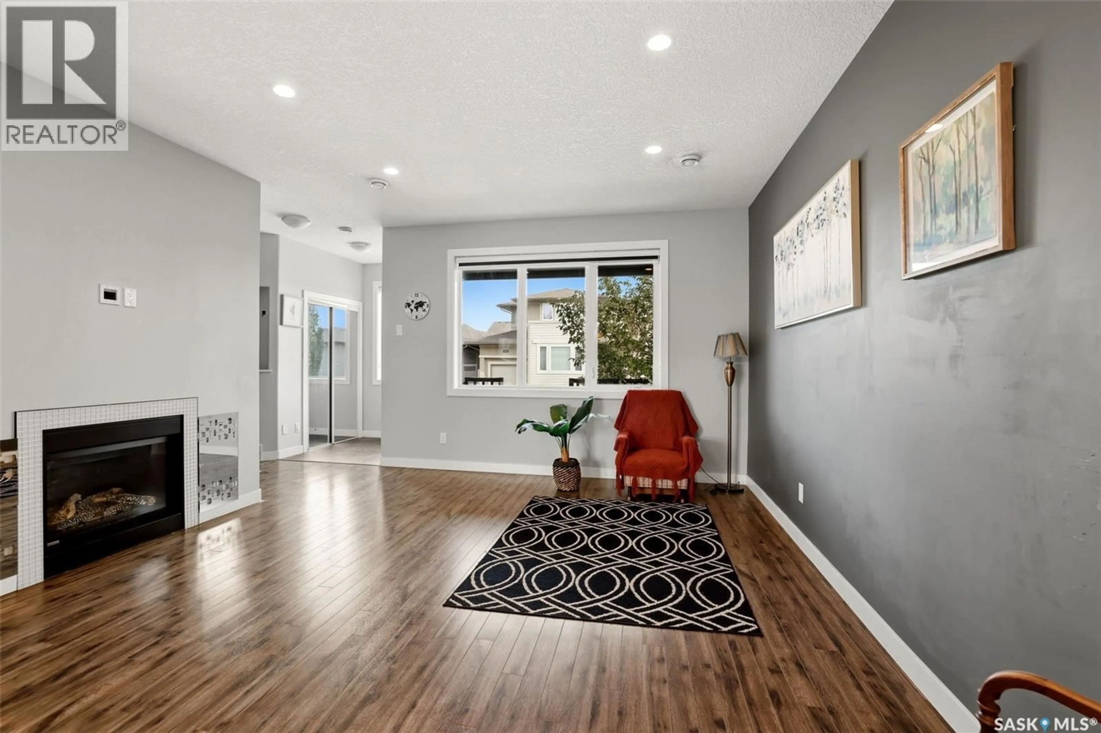 Indoor entryway for E - 4129 GREEN OLIVE WAY, Regina Saskatchewan S4V1P8