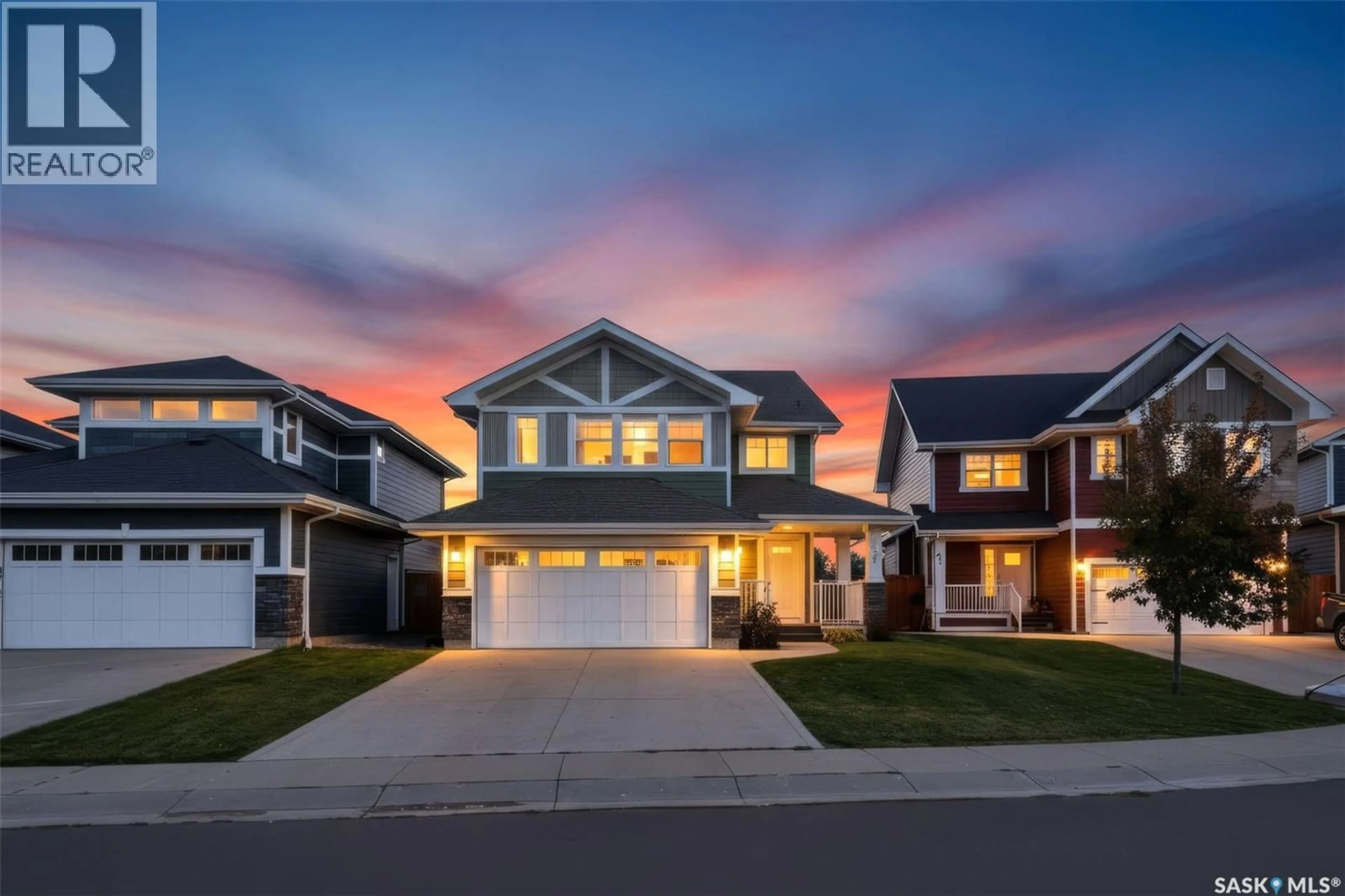 Home with vinyl exterior material, street for 263 EATON CRESCENT, Saskatoon Saskatchewan S7V0H4