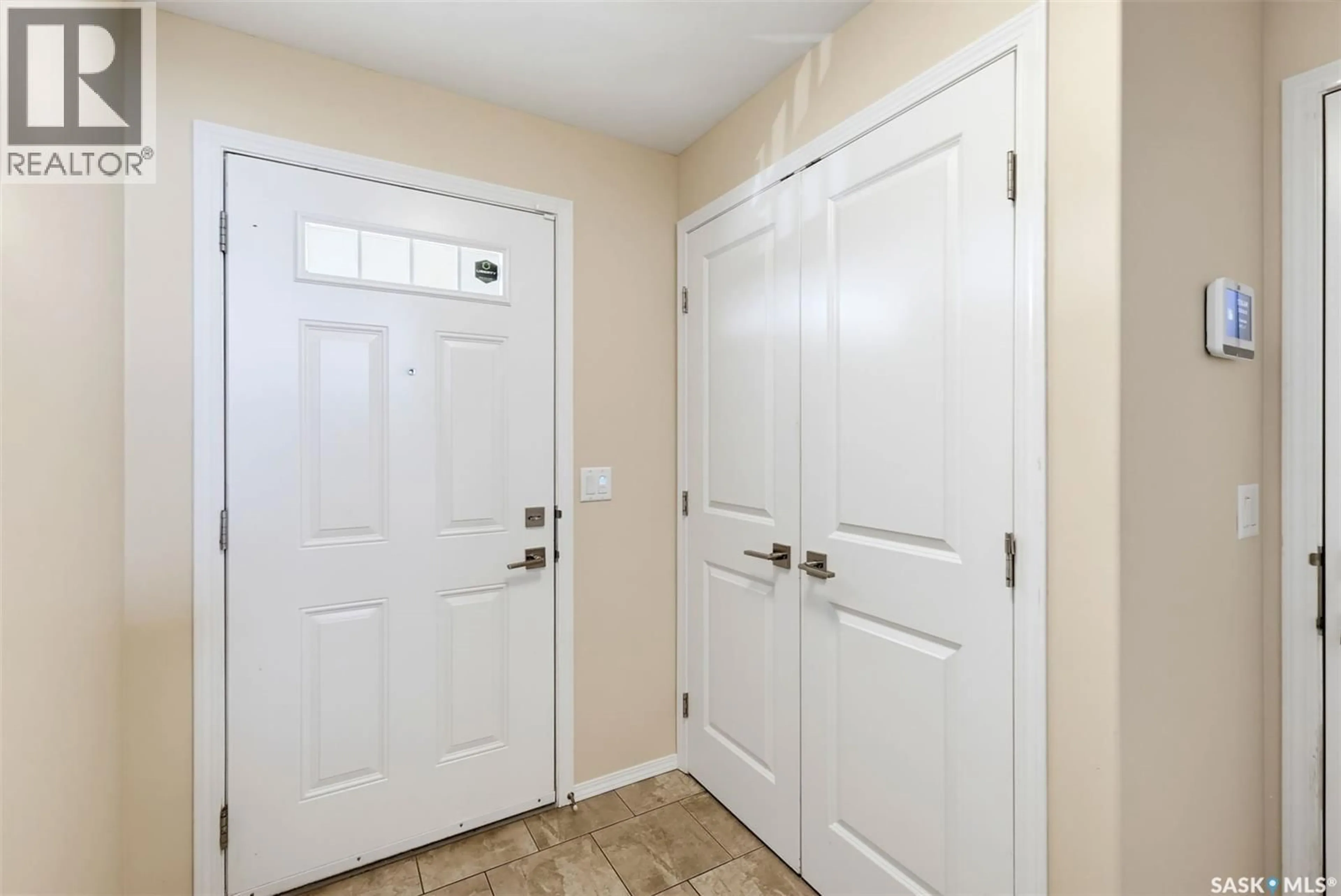 Indoor entryway for 263 EATON CRESCENT, Saskatoon Saskatchewan S7V0H4