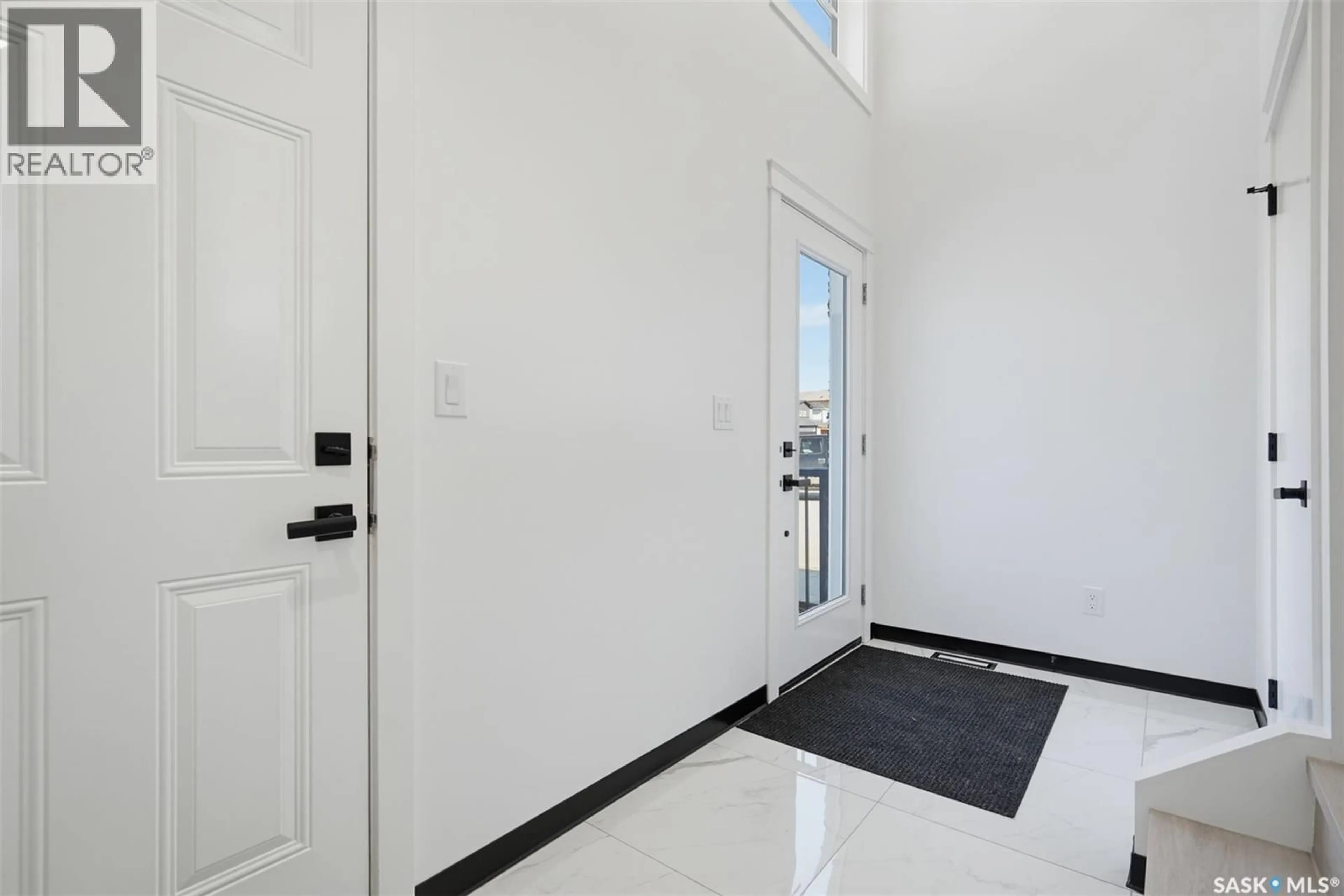 Indoor entryway for 239 TASKAMANWA STREET, Saskatoon Saskatchewan S7V1X3