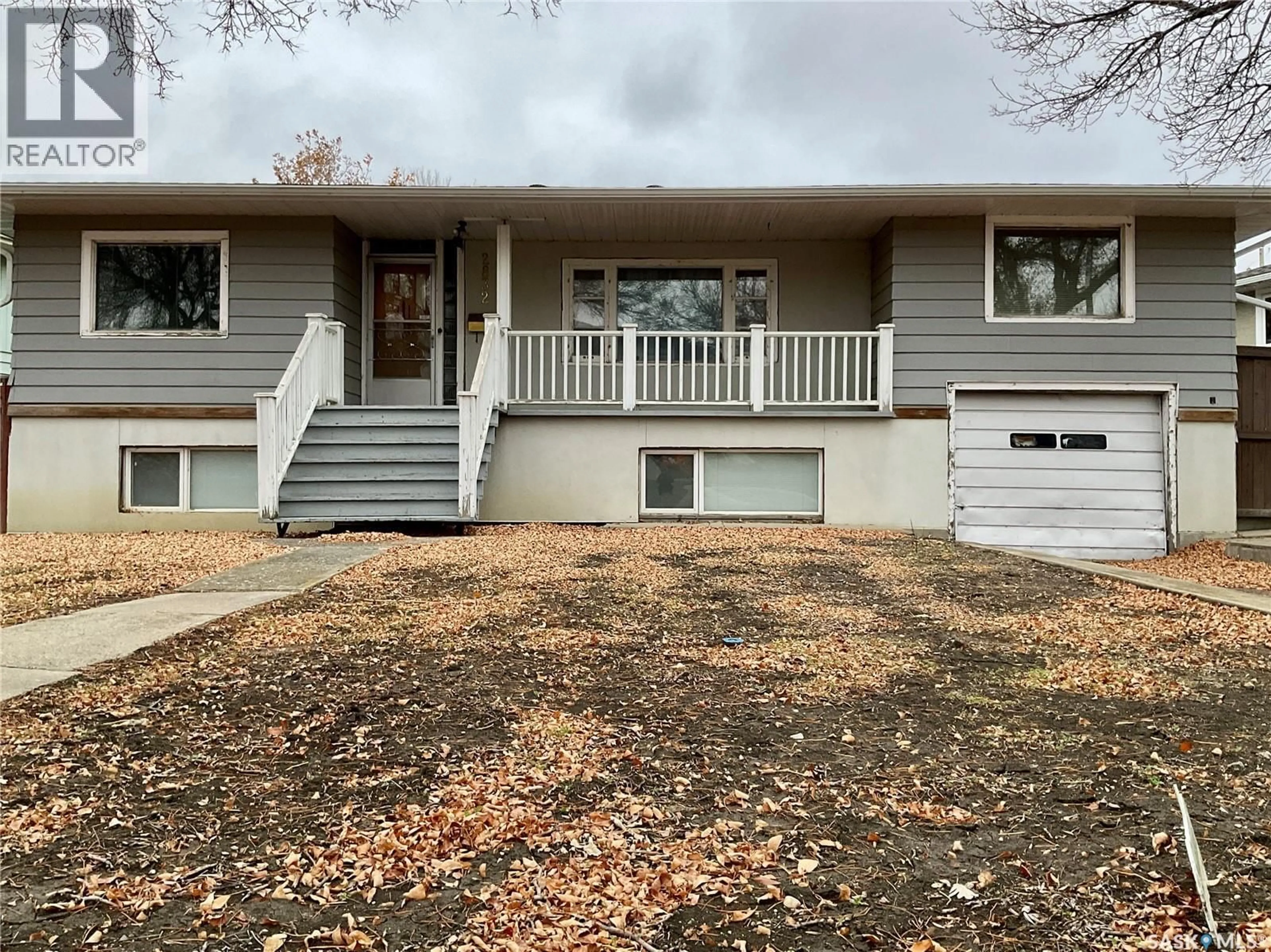 Home with vinyl exterior material, unknown for 2832 QUINN DRIVE, Regina Saskatchewan S4P2W1
