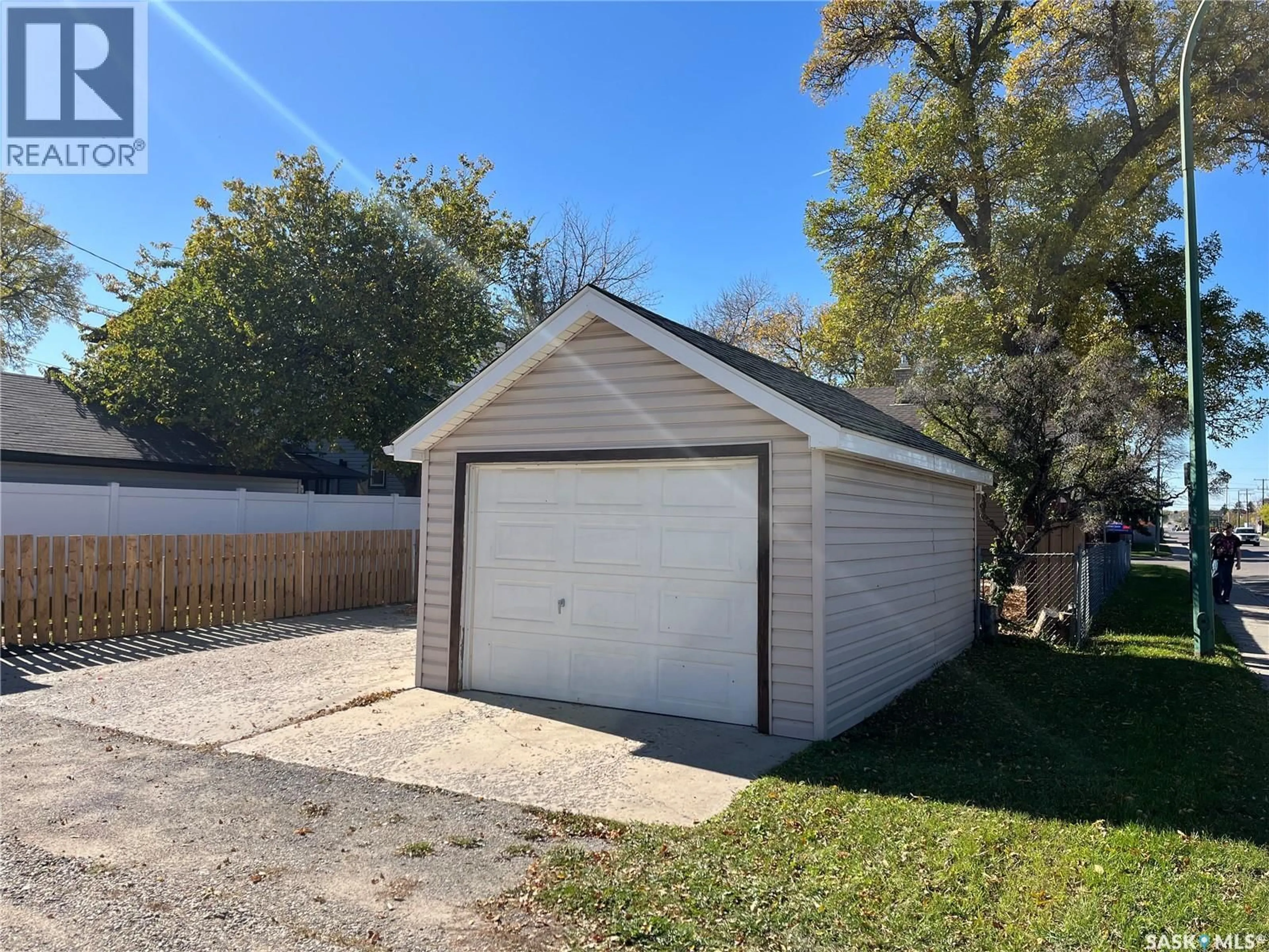 Shed for 2101 KING STREET, Regina Saskatchewan S4T4G9