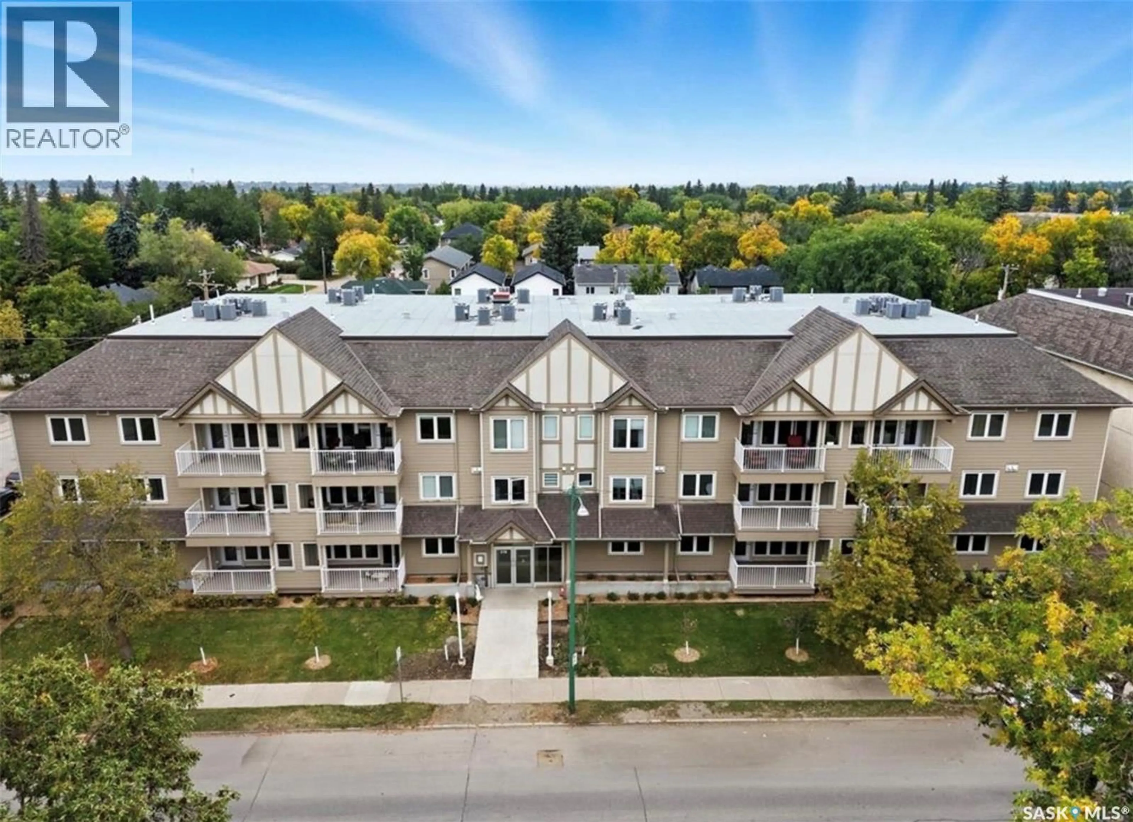 A pic from outside/outdoor area/front of a property/back of a property/a pic from drone, building for 107 318 108TH STREET, Saskatoon Saskatchewan S7N1P8