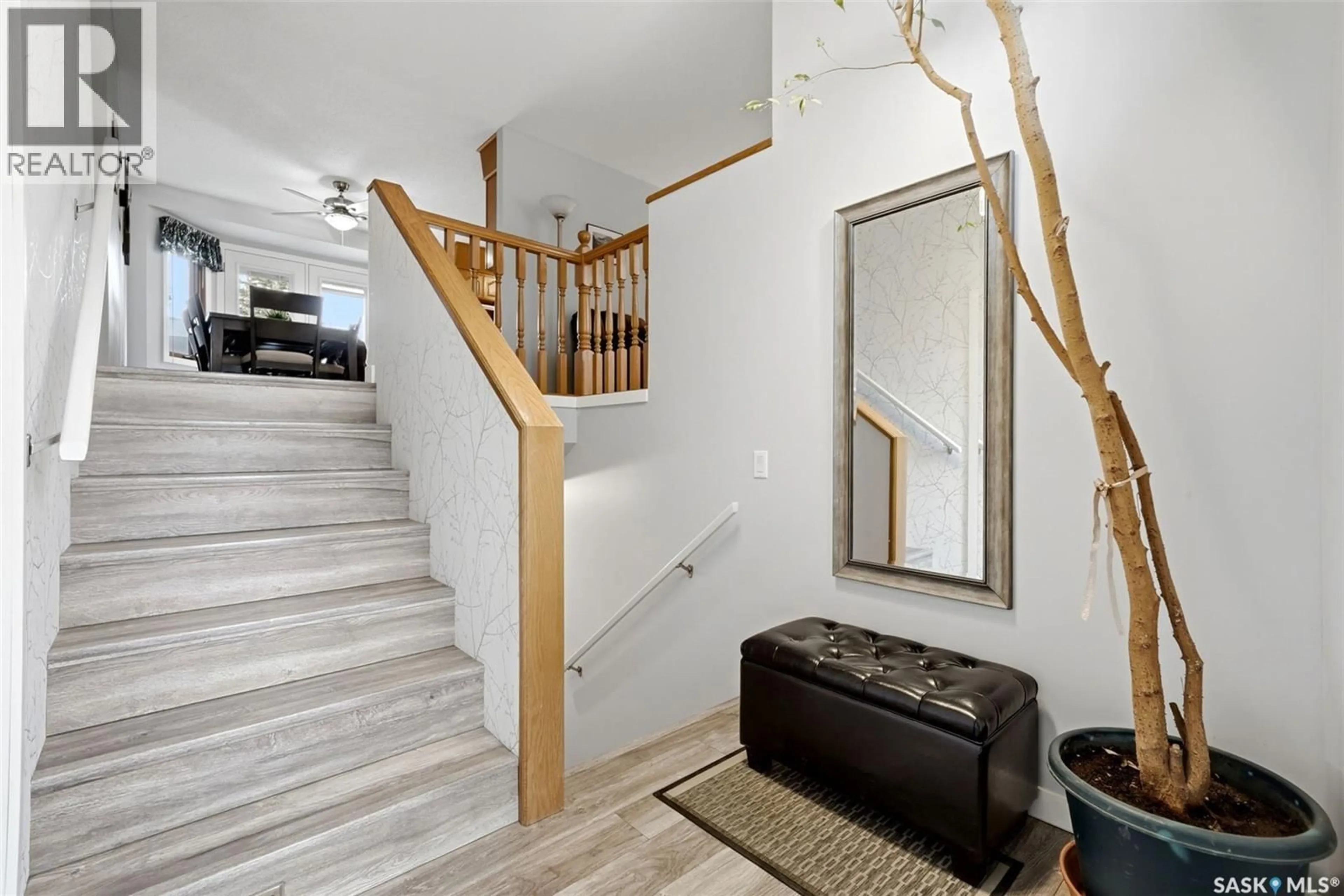 Indoor entryway for 2310 MCLURG CRESCENT, Regina Saskatchewan S4V2N5