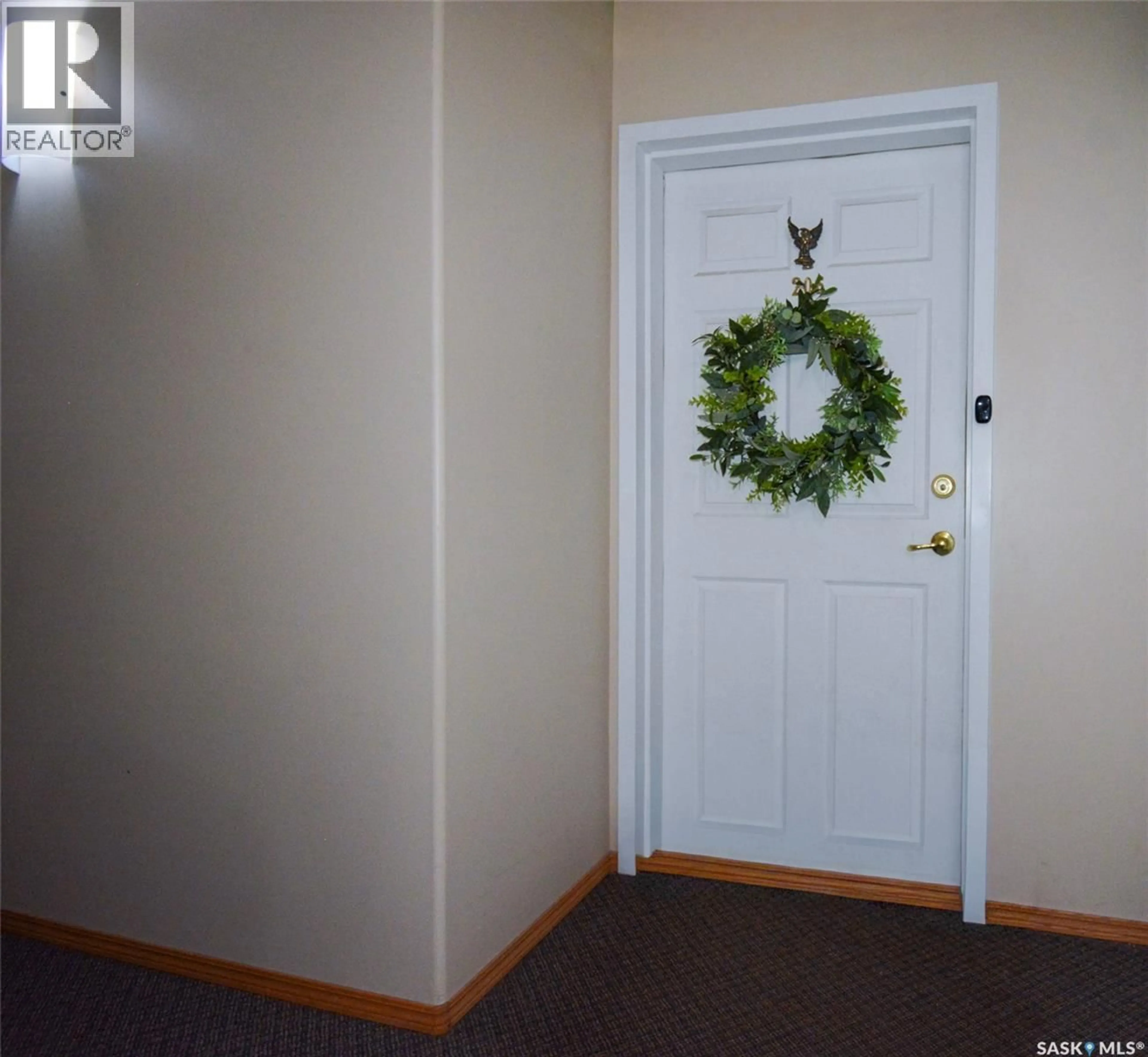 Indoor entryway for 206 100 5TH AVENUE, Regina Beach Saskatchewan S0G4C0