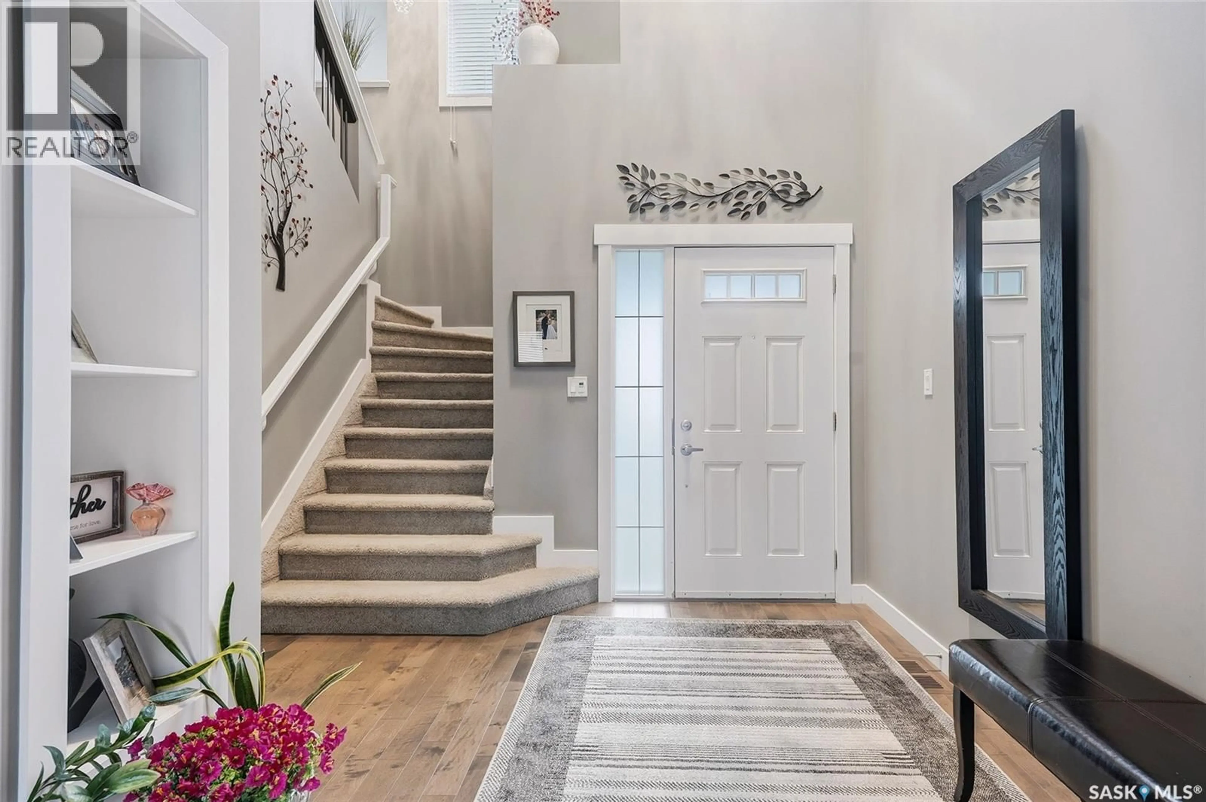 Indoor entryway for 419 KENSINGTON BOULEVARD, Saskatoon Saskatchewan S7L6N7