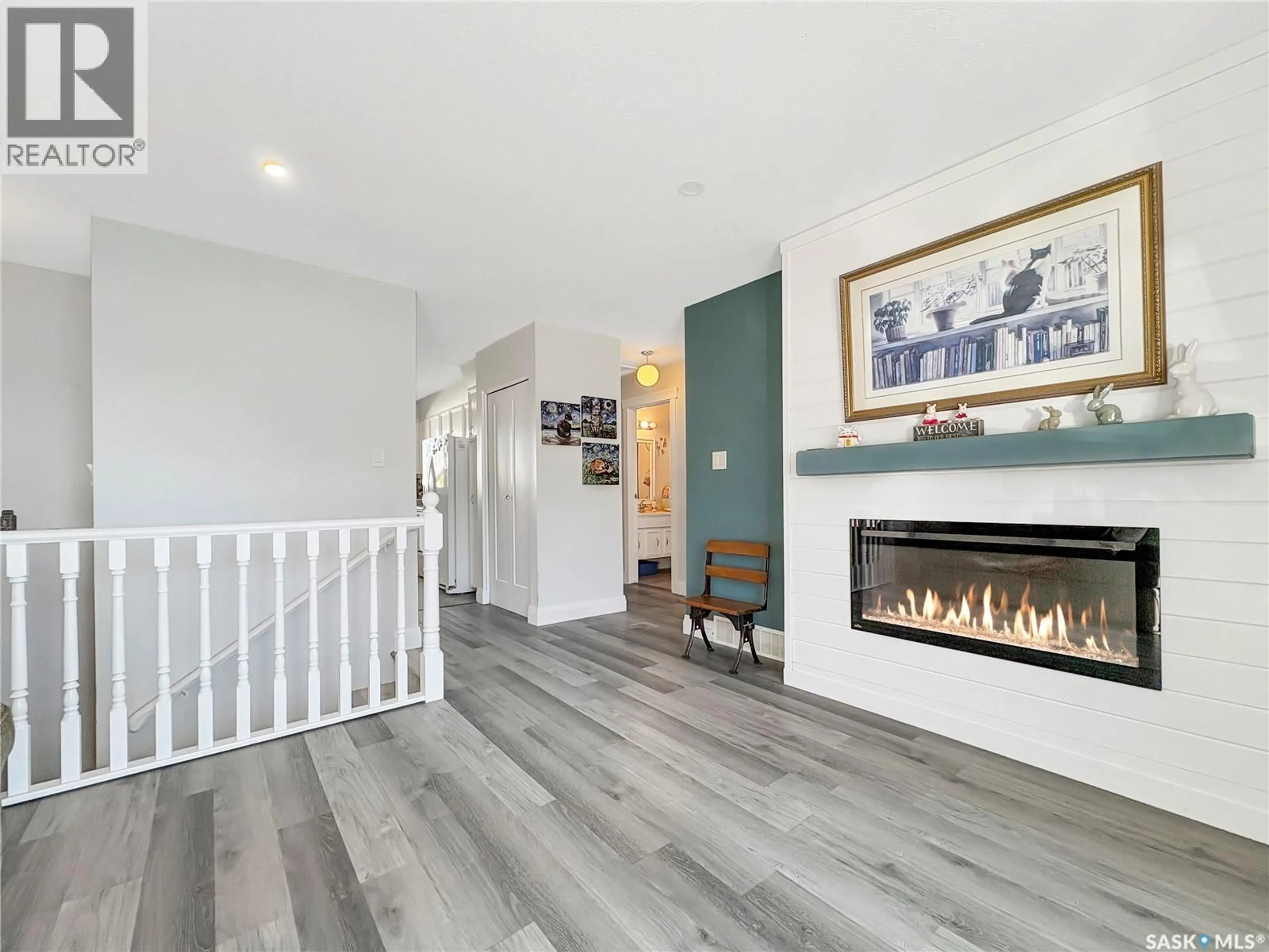 Indoor entryway for 313 BIRCH CRESCENT, Saskatoon Saskatchewan S7N2M6