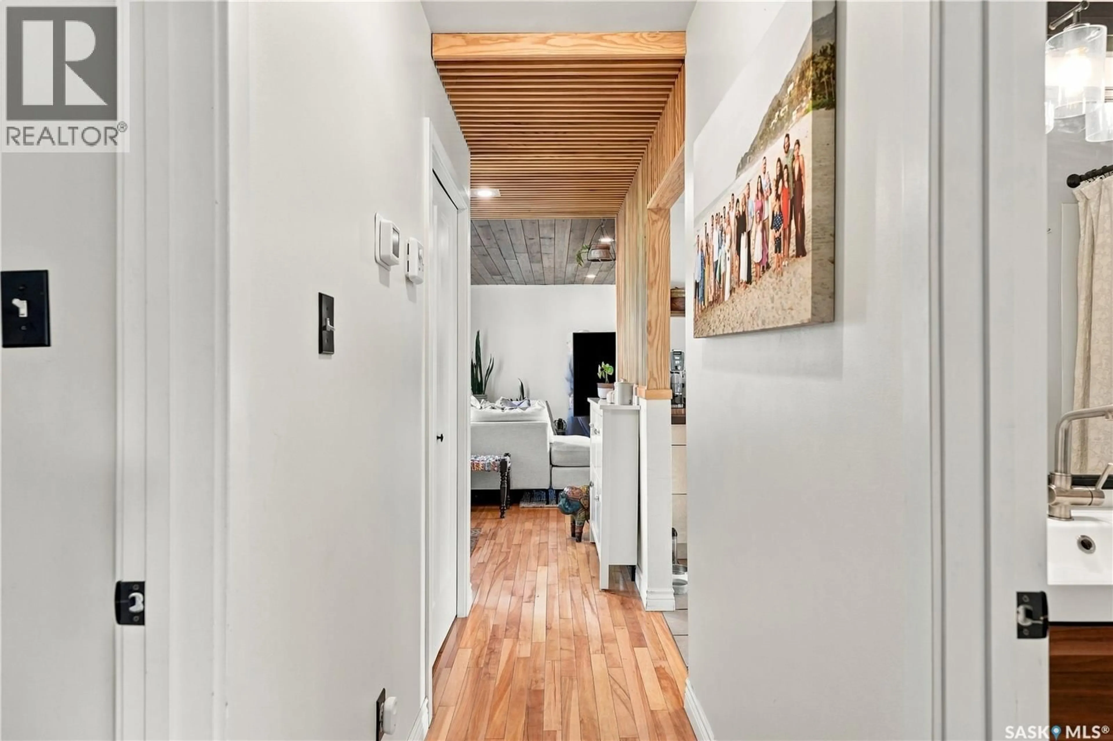 Indoor entryway for 95 ST LAWRENCE CRESCENT, Saskatoon Saskatchewan S7K1G6