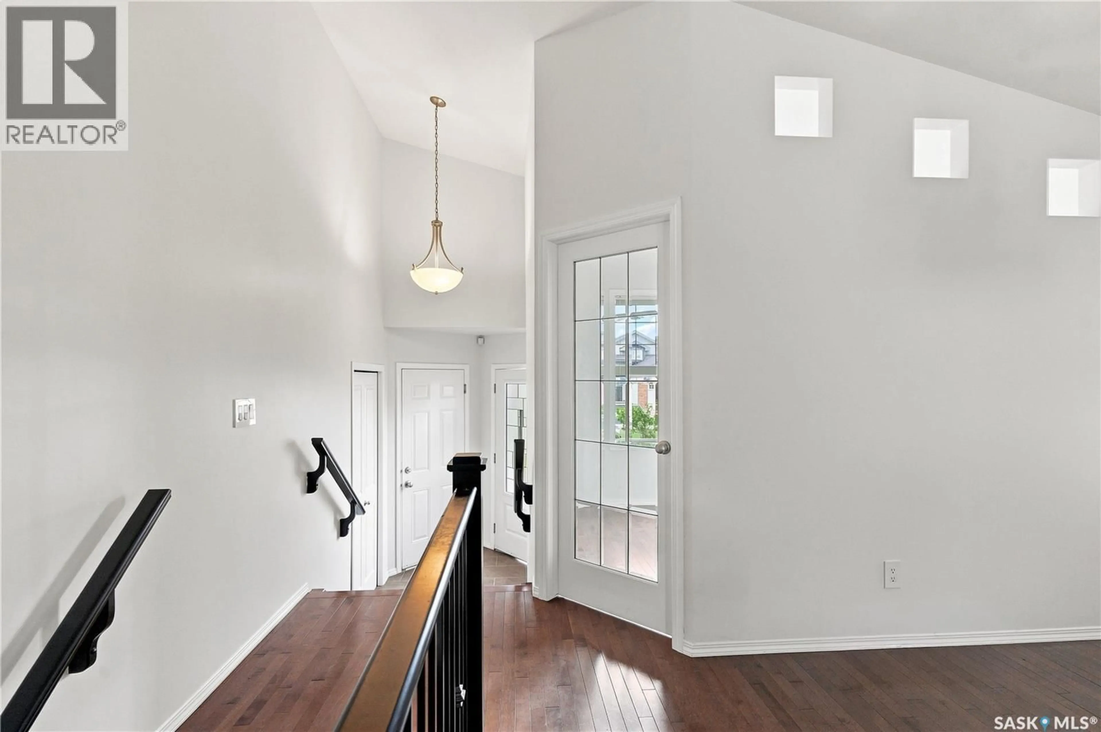 Indoor entryway for 139 BRAINERD CRESCENT, Saskatoon Saskatchewan S7T0A9