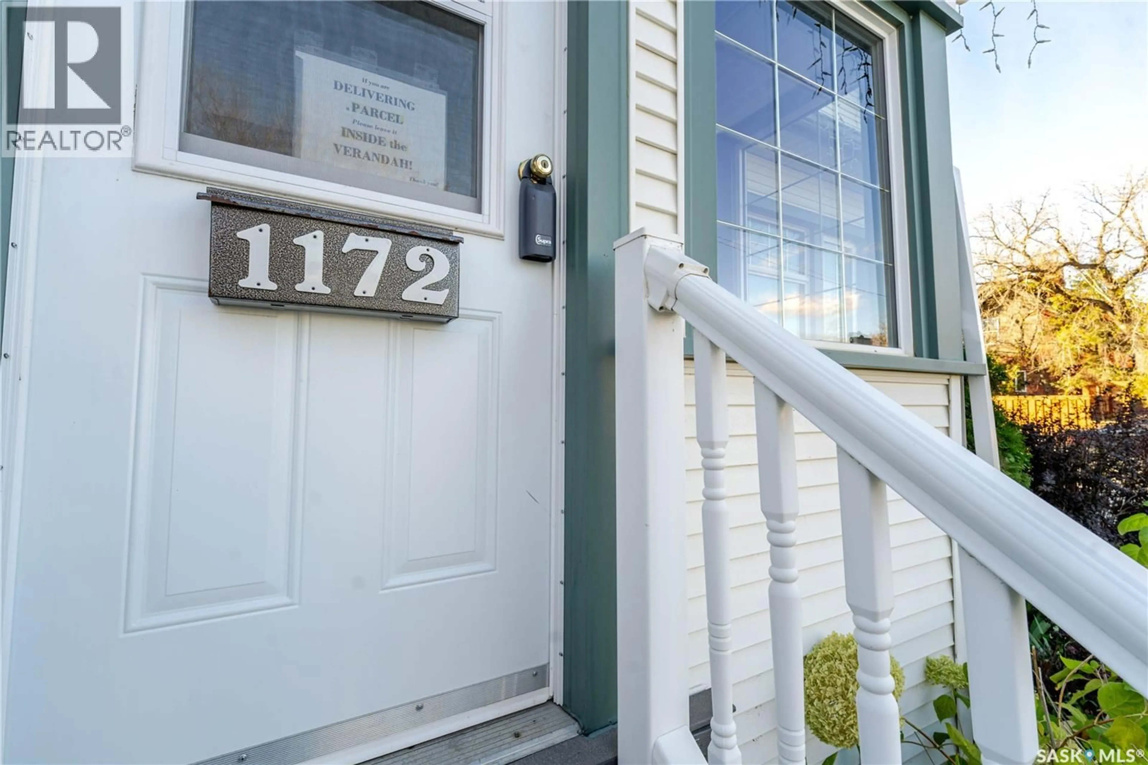 Indoor entryway for 1172 CLIFTON AVENUE, Moose Jaw Saskatchewan S6H3L5