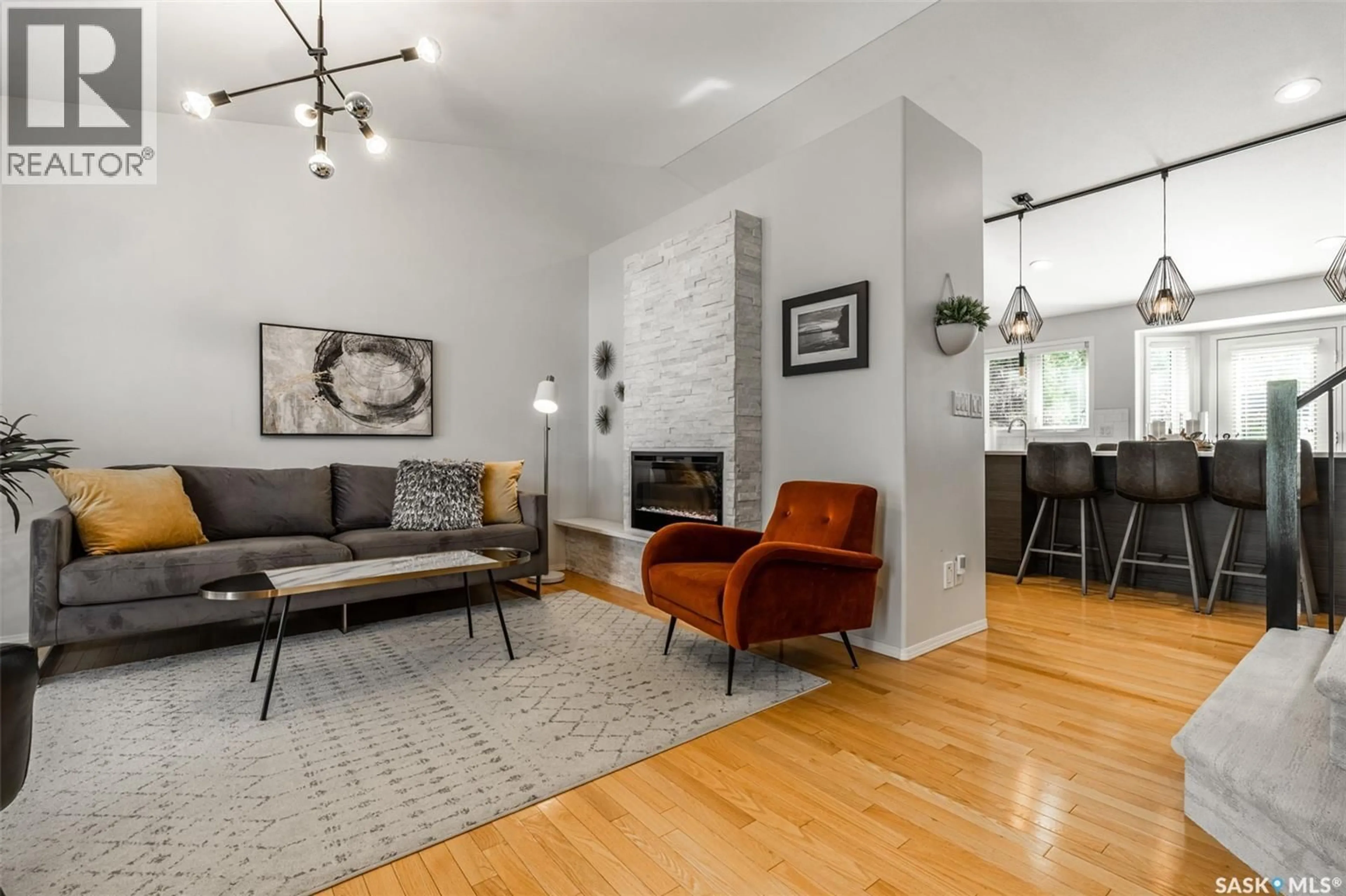 Living room with furniture, unknown for 447 BRIARVALE COURT, Saskatoon Saskatchewan S7V1B8
