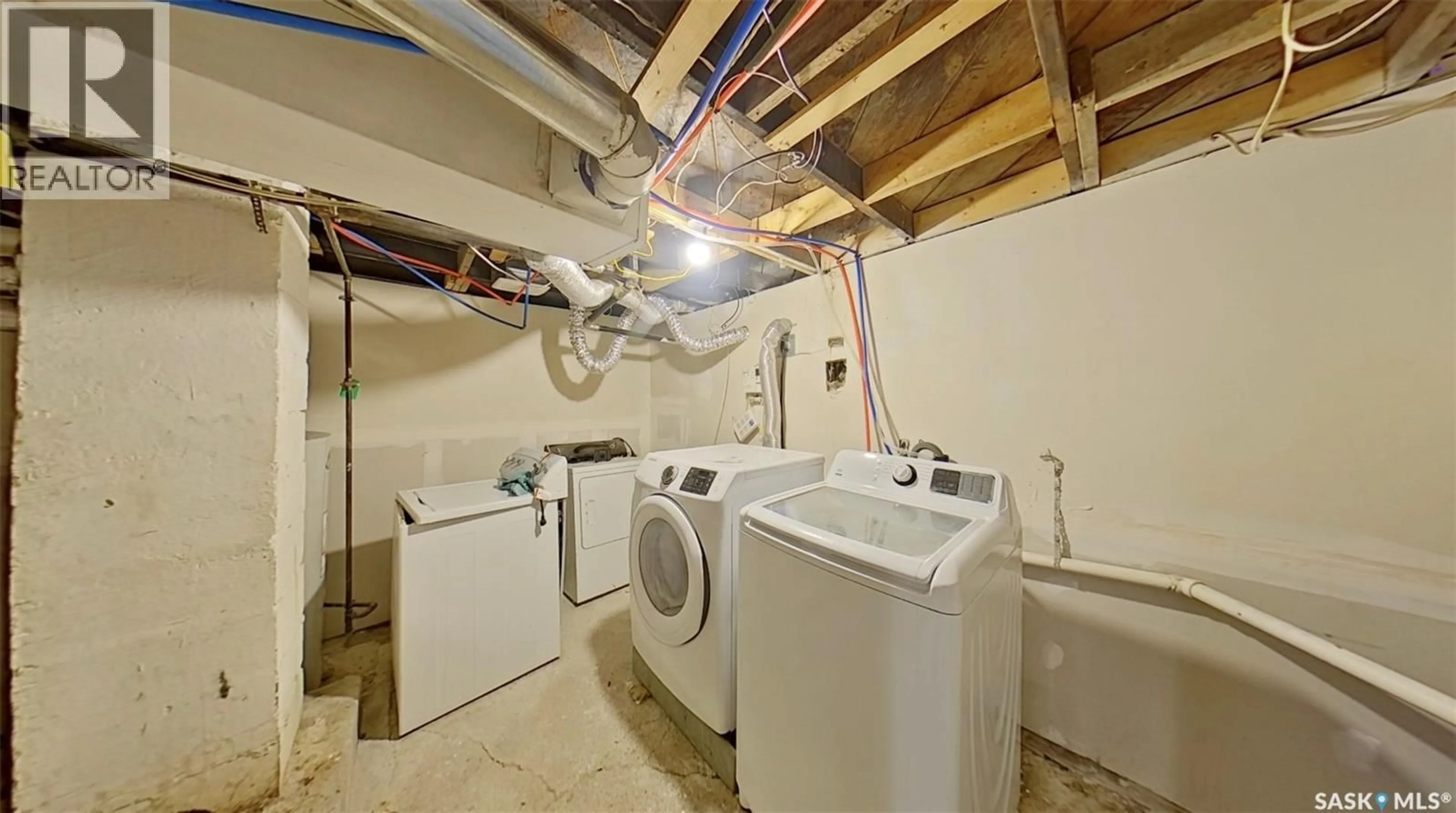 Laundry room for 651 QUEEN STREET, Regina Saskatchewan S4T4A2