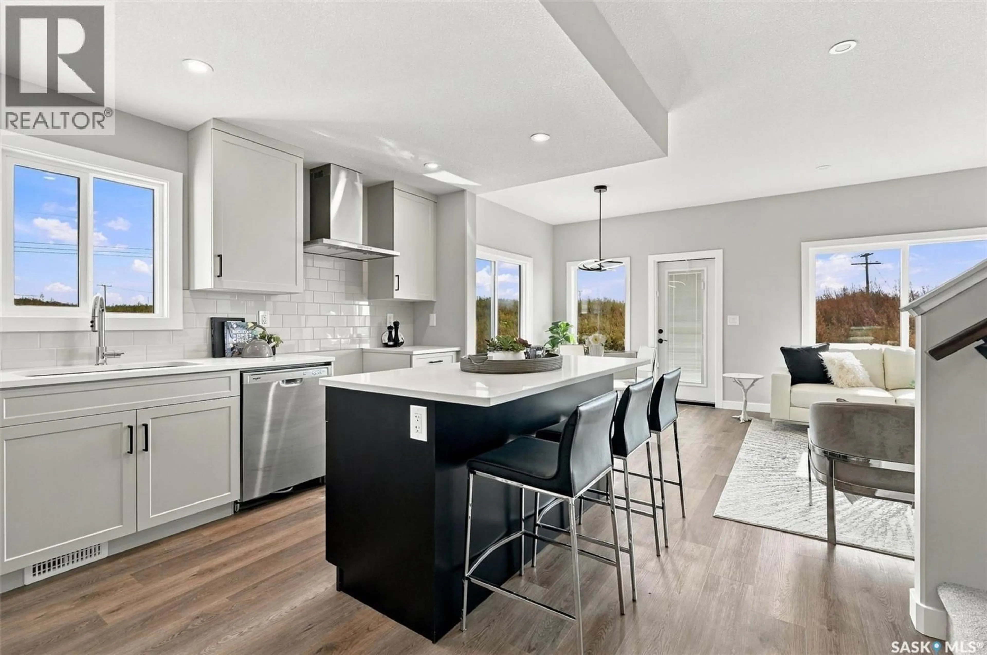 Open concept kitchen, unknown for 106 ASOKANIHKEW WAY, Saskatoon Saskatchewan S7V2C3