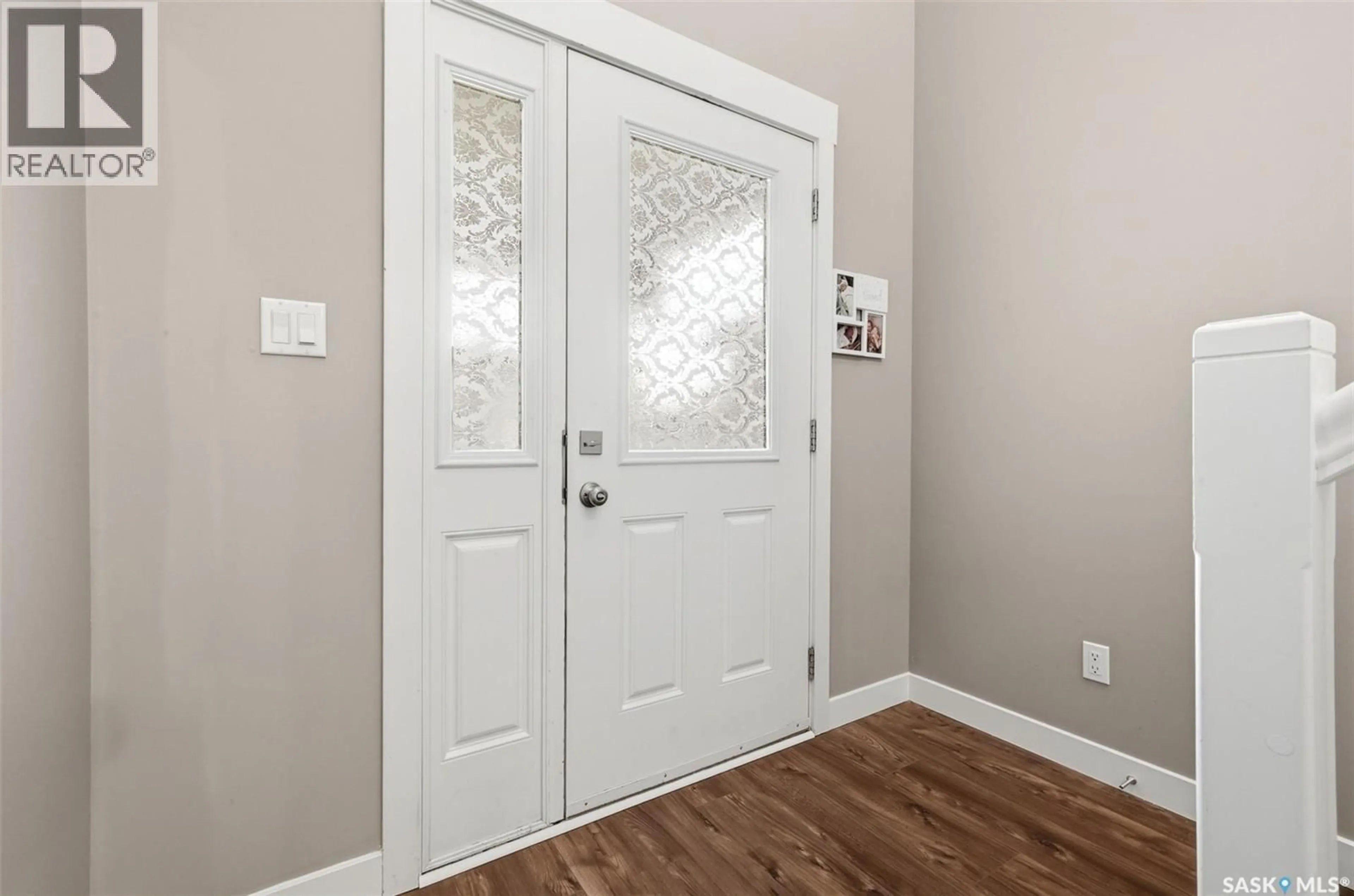 Indoor entryway for 5213 CANUCK CRESCENT, Regina Saskatchewan S4W0H1