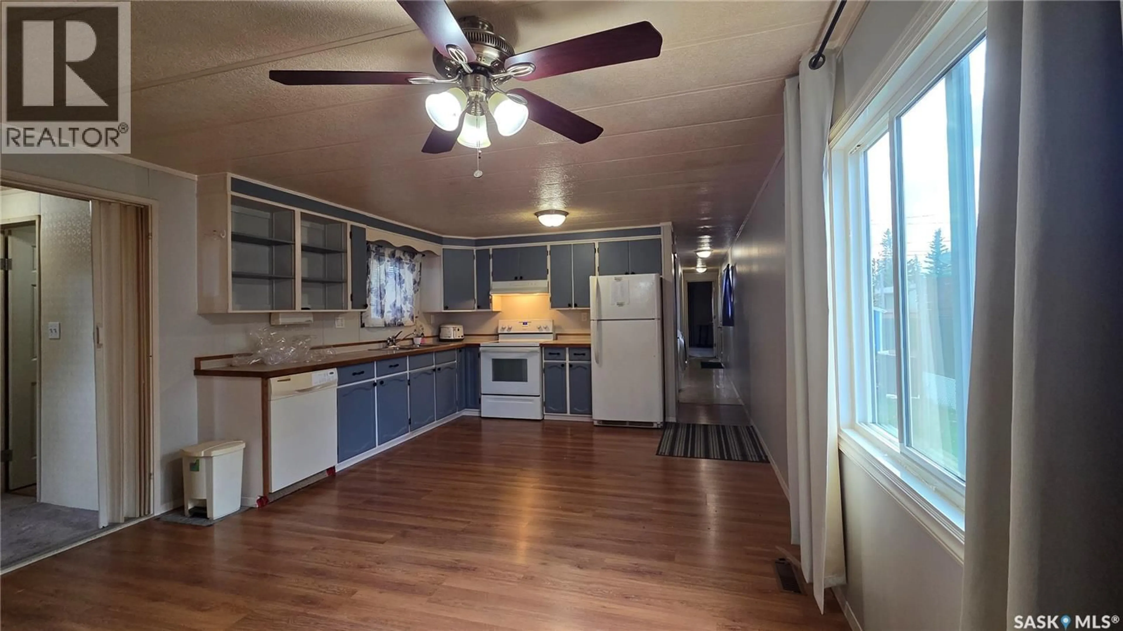 Standard kitchen, unknown for 485 32ND STREET, Battleford Saskatchewan S0M0E0