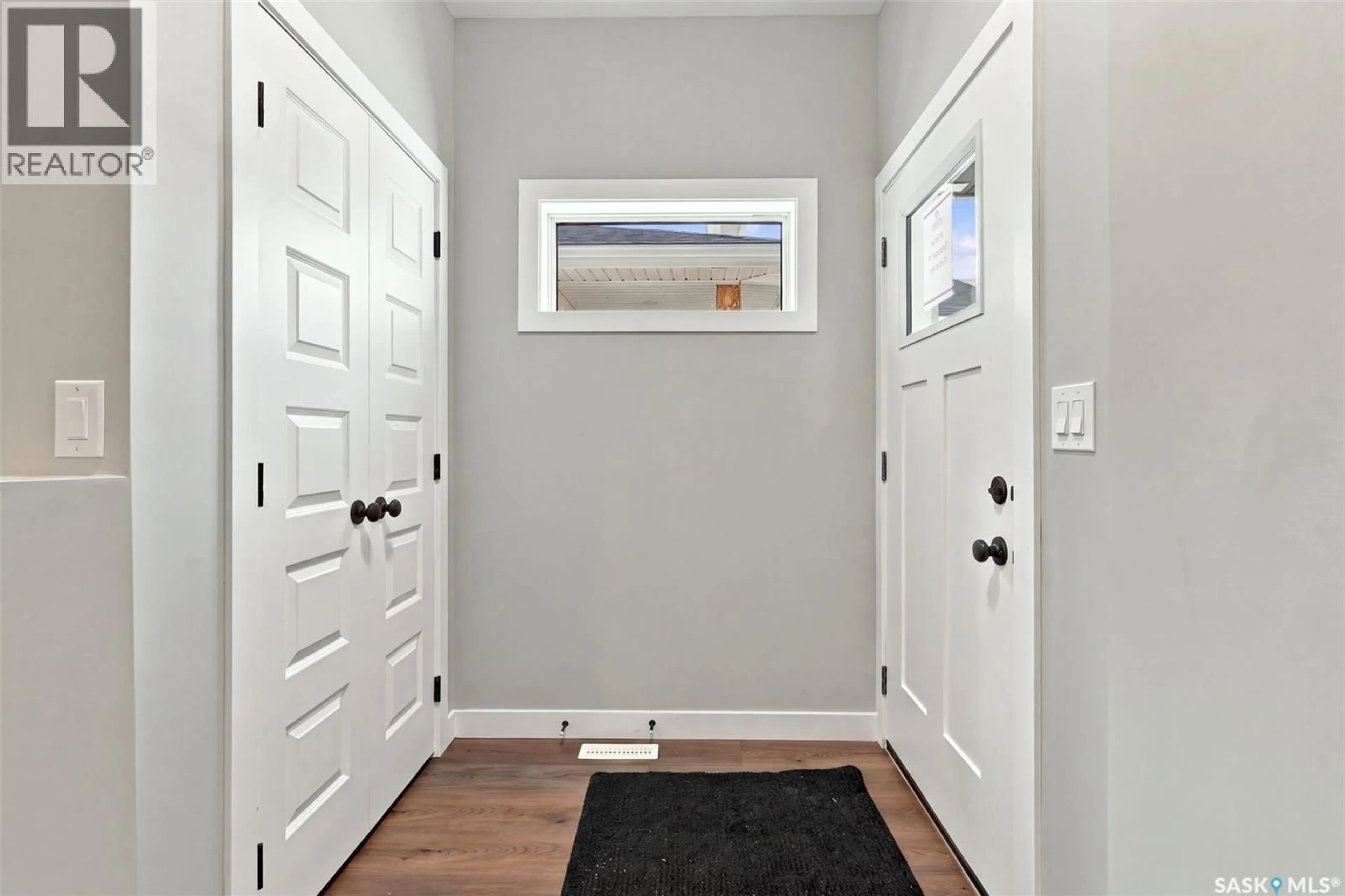 Indoor entryway for 266 KOSTIUK CRESCENT, Saskatoon Saskatchewan S7V2A3