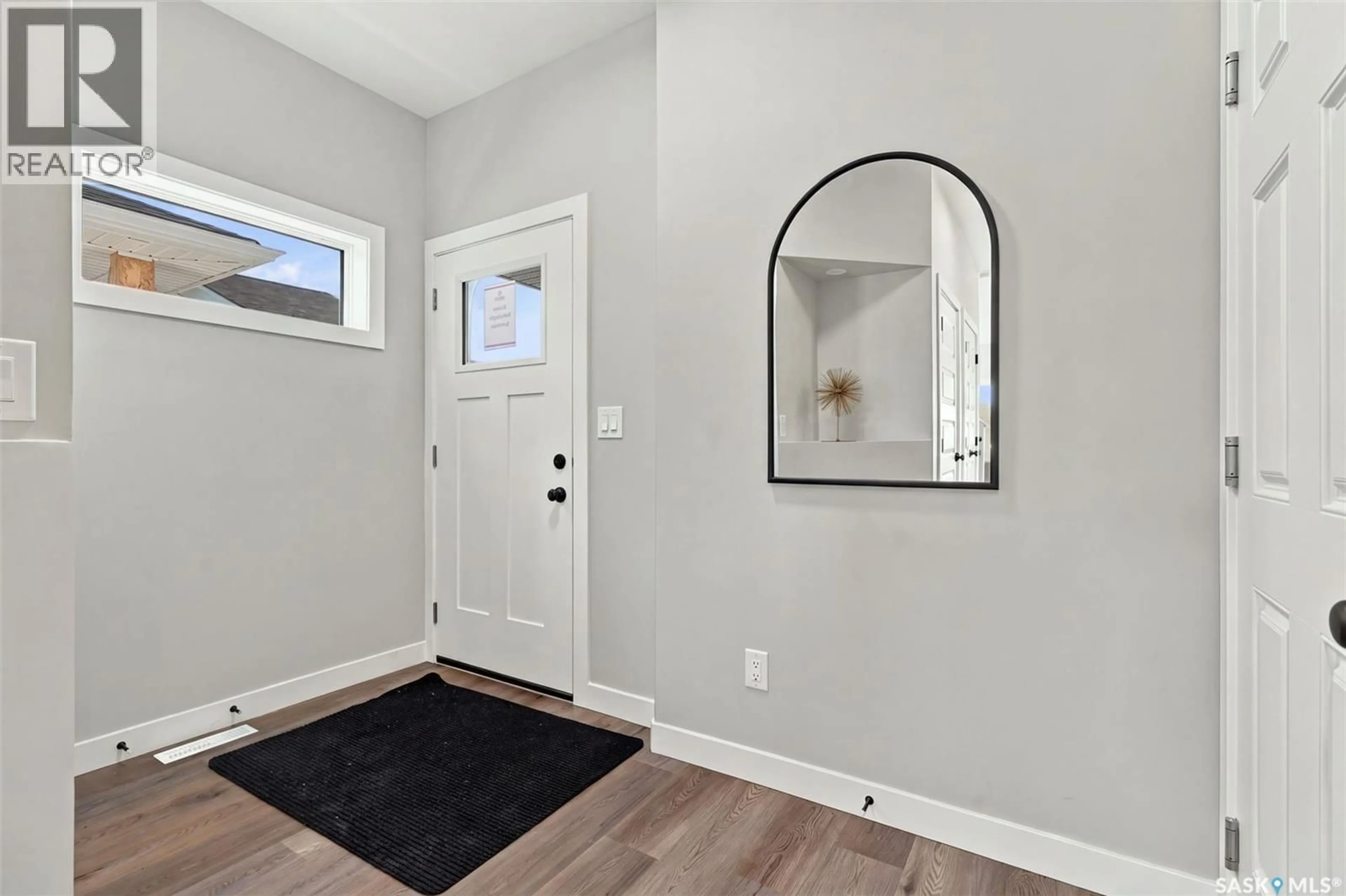 Indoor entryway for 266 KOSTIUK CRESCENT, Saskatoon Saskatchewan S7V2A3