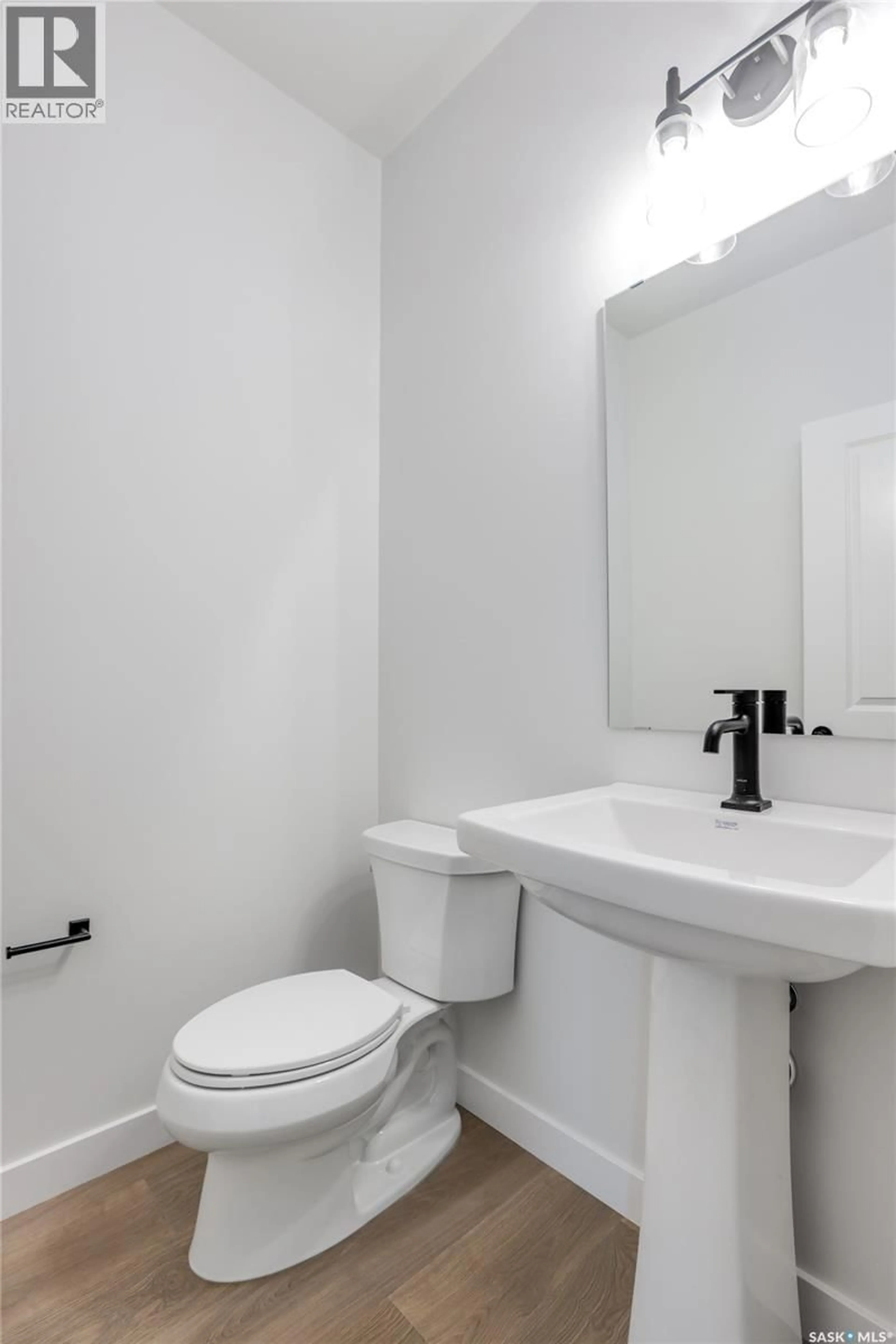 Standard bathroom, unknown for 141 EMMA CRESCENT, Martensville Saskatchewan S7V2T1