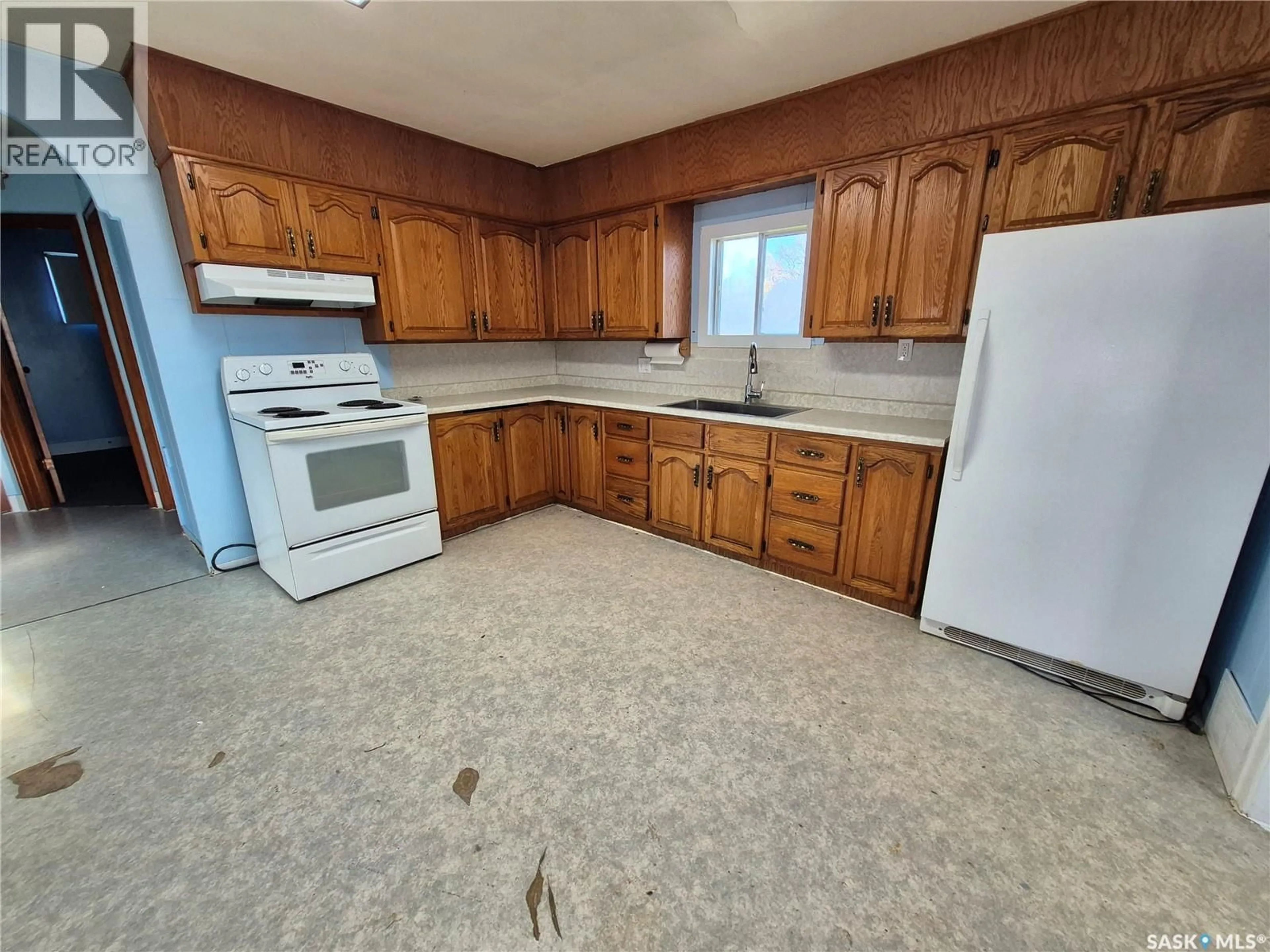 Standard kitchen, unknown for 203 LOUCKS STREET, Pangman Saskatchewan S0C2C0