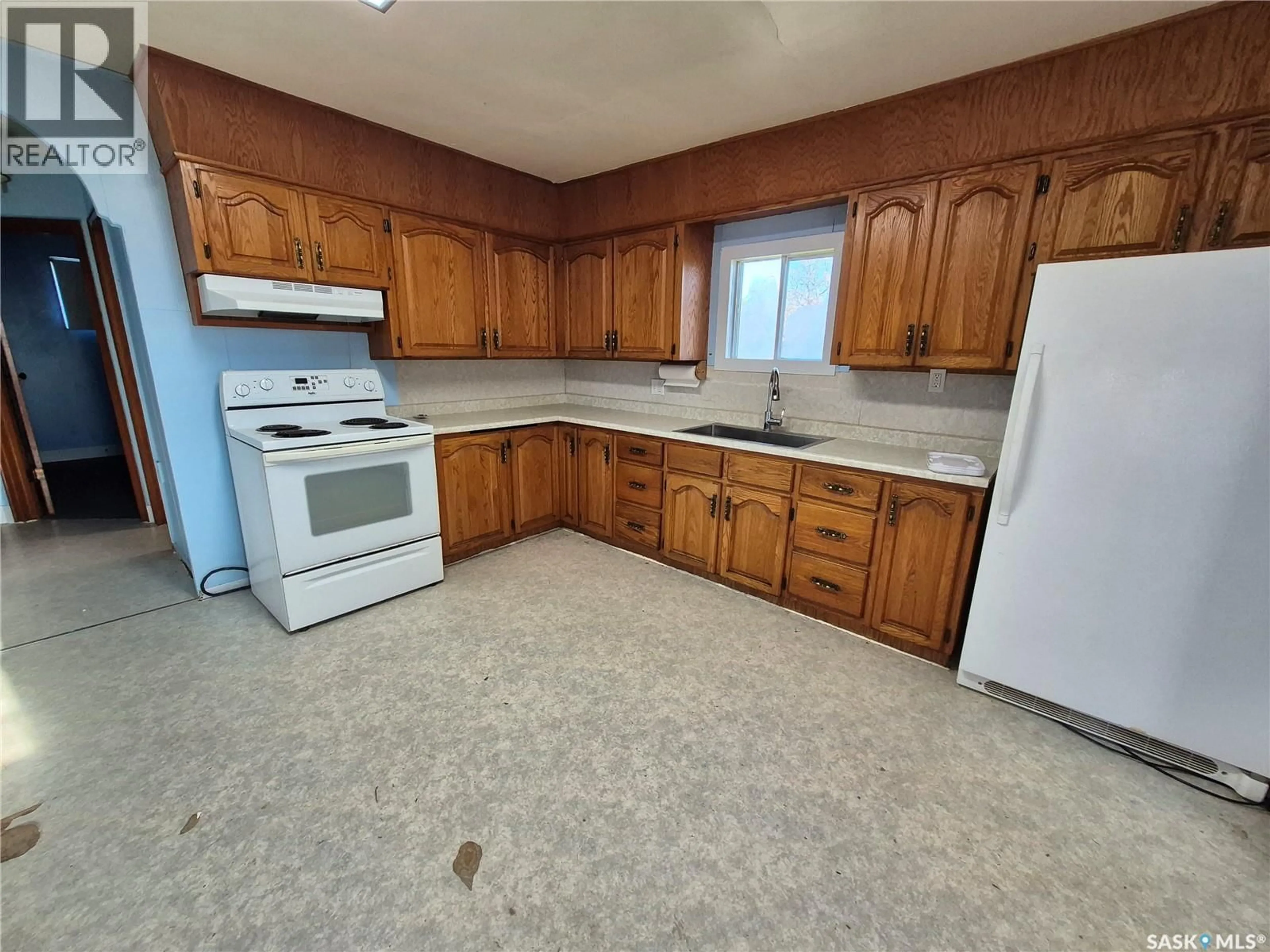 Standard kitchen, unknown for 203 LOUCKS STREET, Pangman Saskatchewan S0C2C0