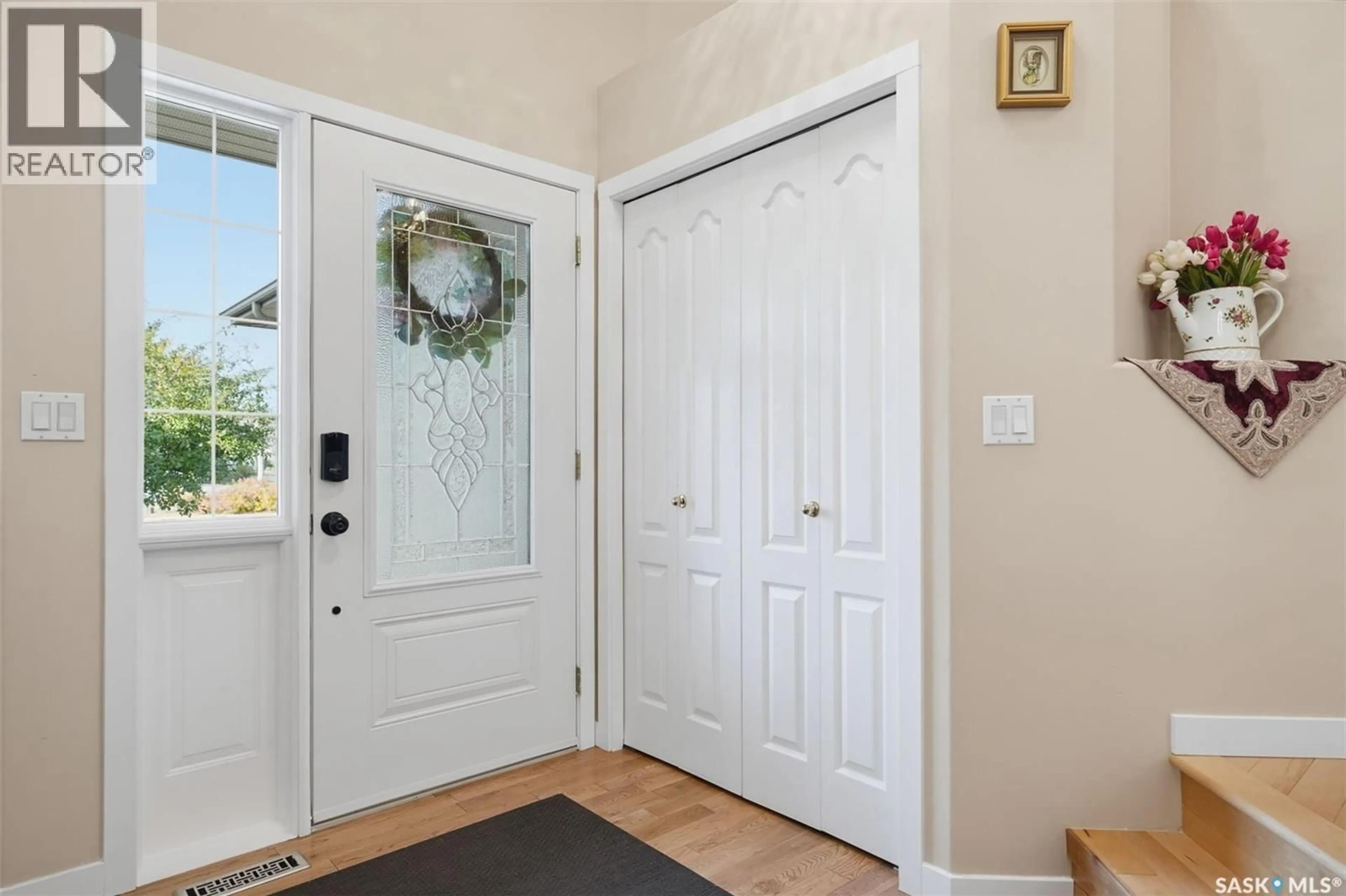 Indoor entryway for 126 WOODS COURT, Saskatoon Saskatchewan S7N4M2