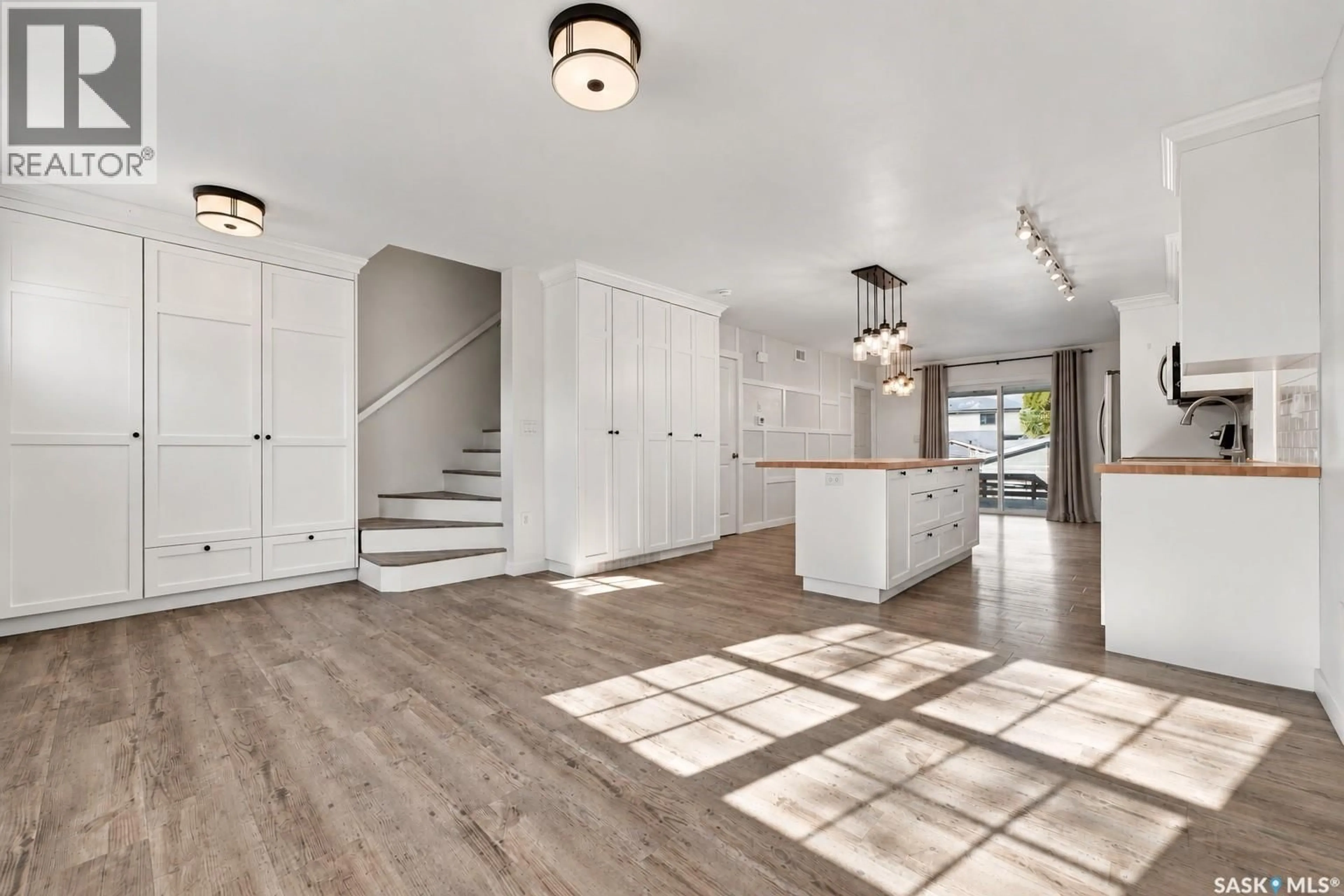 Open concept kitchen, unknown for 323 1ST STREET, Saskatoon Saskatchewan S7H1S1