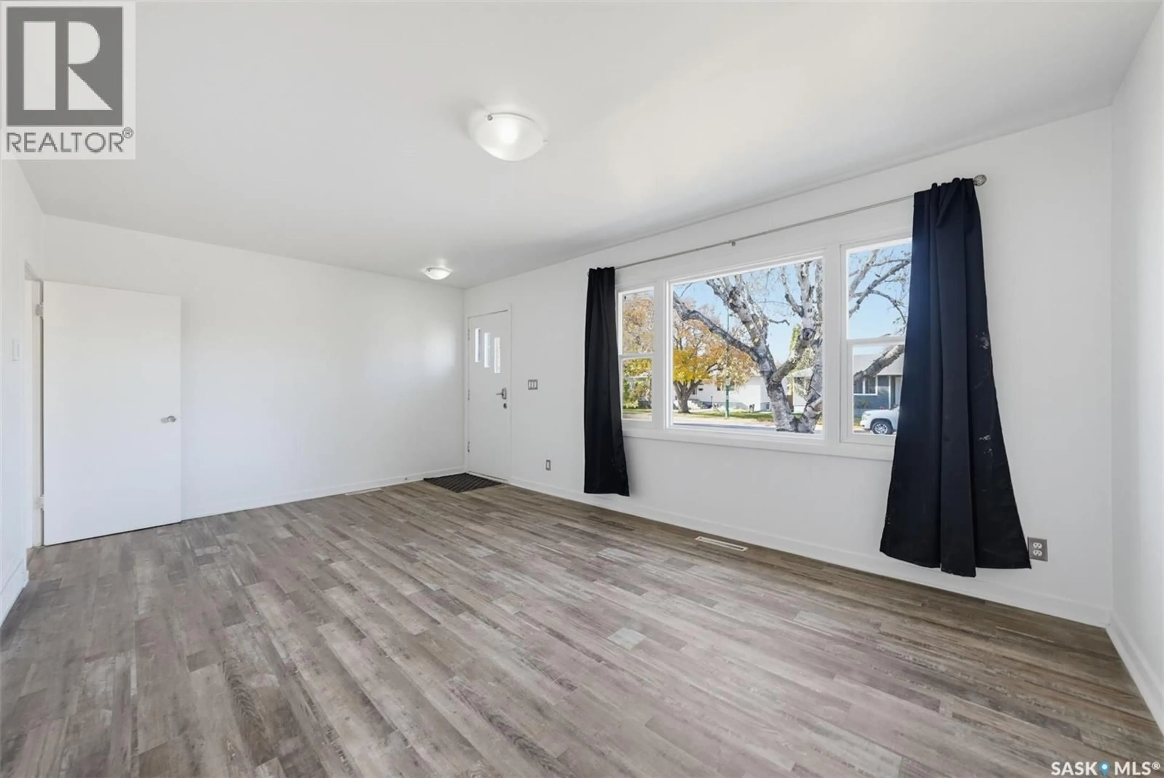 A pic of a room for 1405 CUMBERLAND AVENUE, Saskatoon Saskatchewan S7H2L9