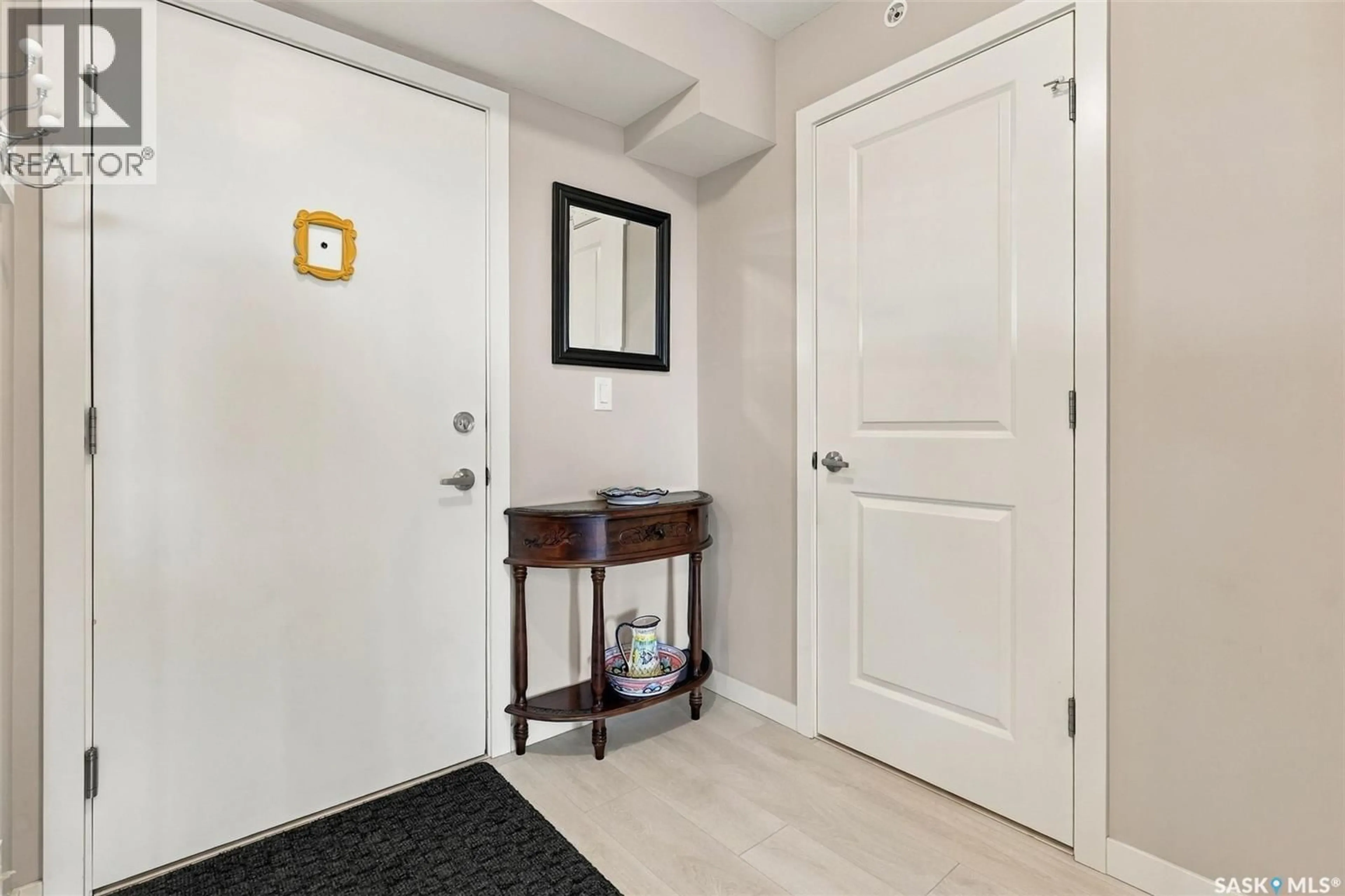 Indoor entryway for 5500 - 2418 MITCHINSON WAY, Regina Saskatchewan S4W0J9