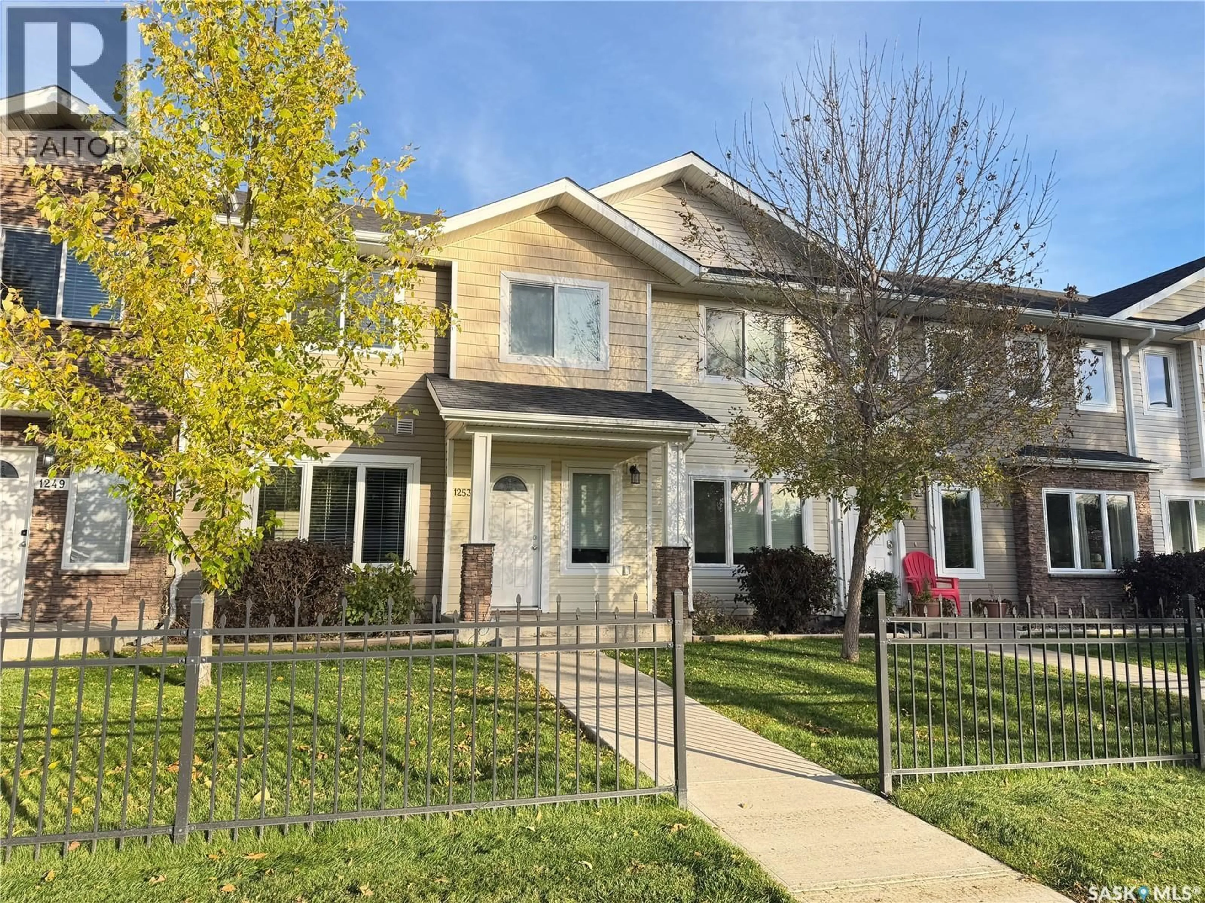 Home with vinyl exterior material, street for 1253 GREY STREET, Regina Saskatchewan S4T1G7