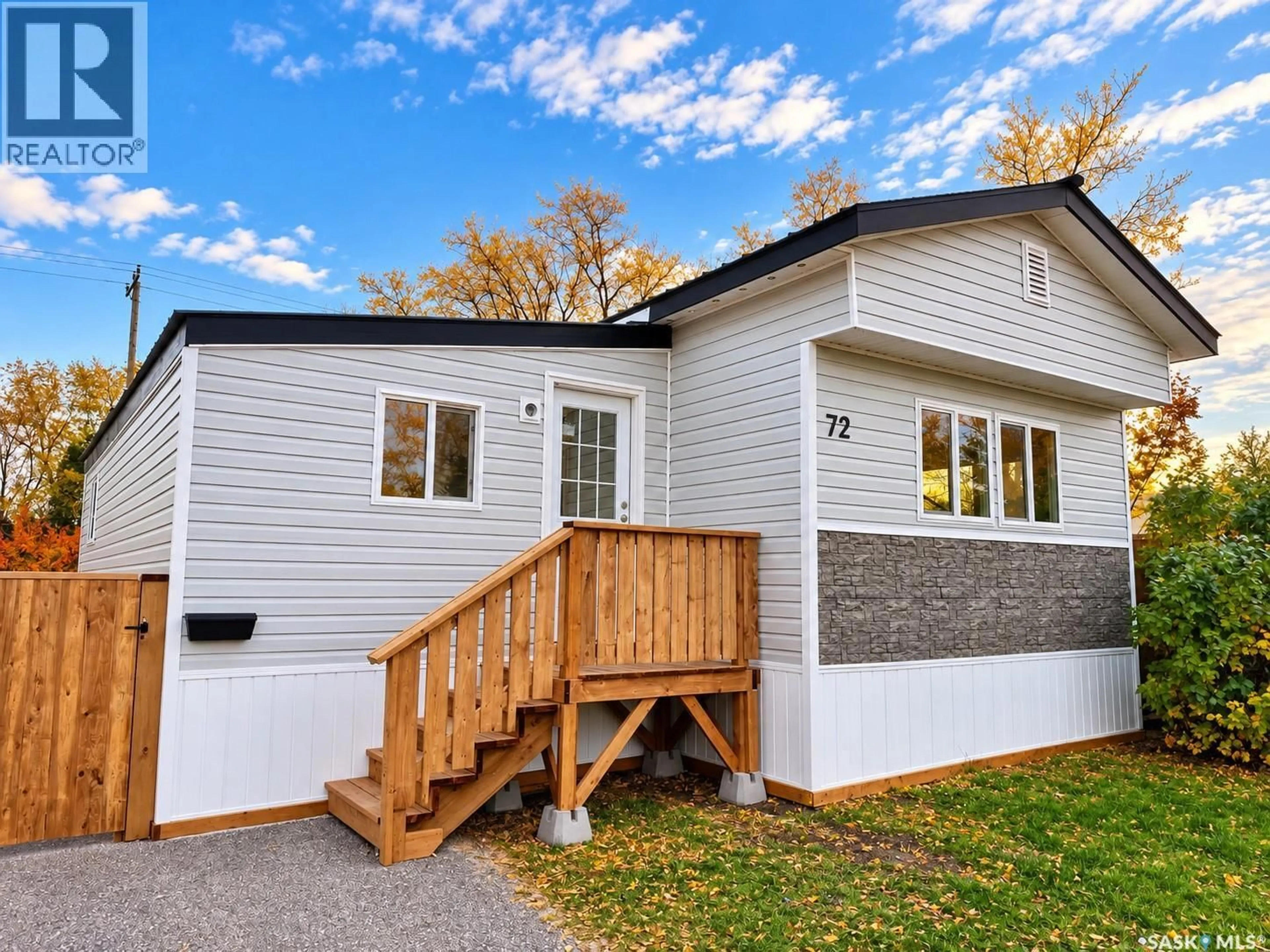 Home with vinyl exterior material, unknown for 1035 - 72 BOYCHUK DRIVE, Saskatoon Saskatchewan S7H5B2