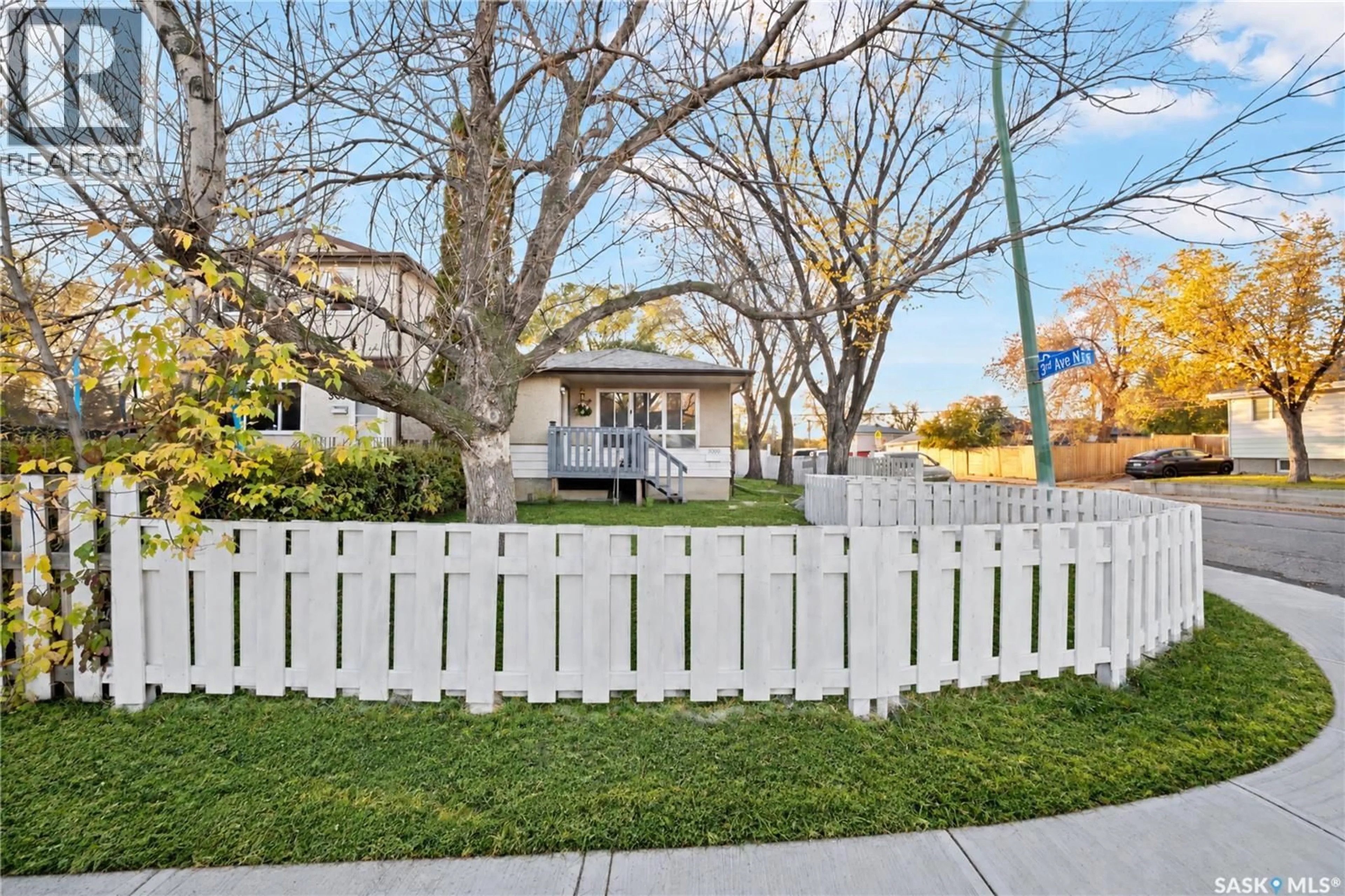 A pic from outside/outdoor area/front of a property/back of a property/a pic from drone, street for 300 OSLER STREET, Regina Saskatchewan S4R1V6