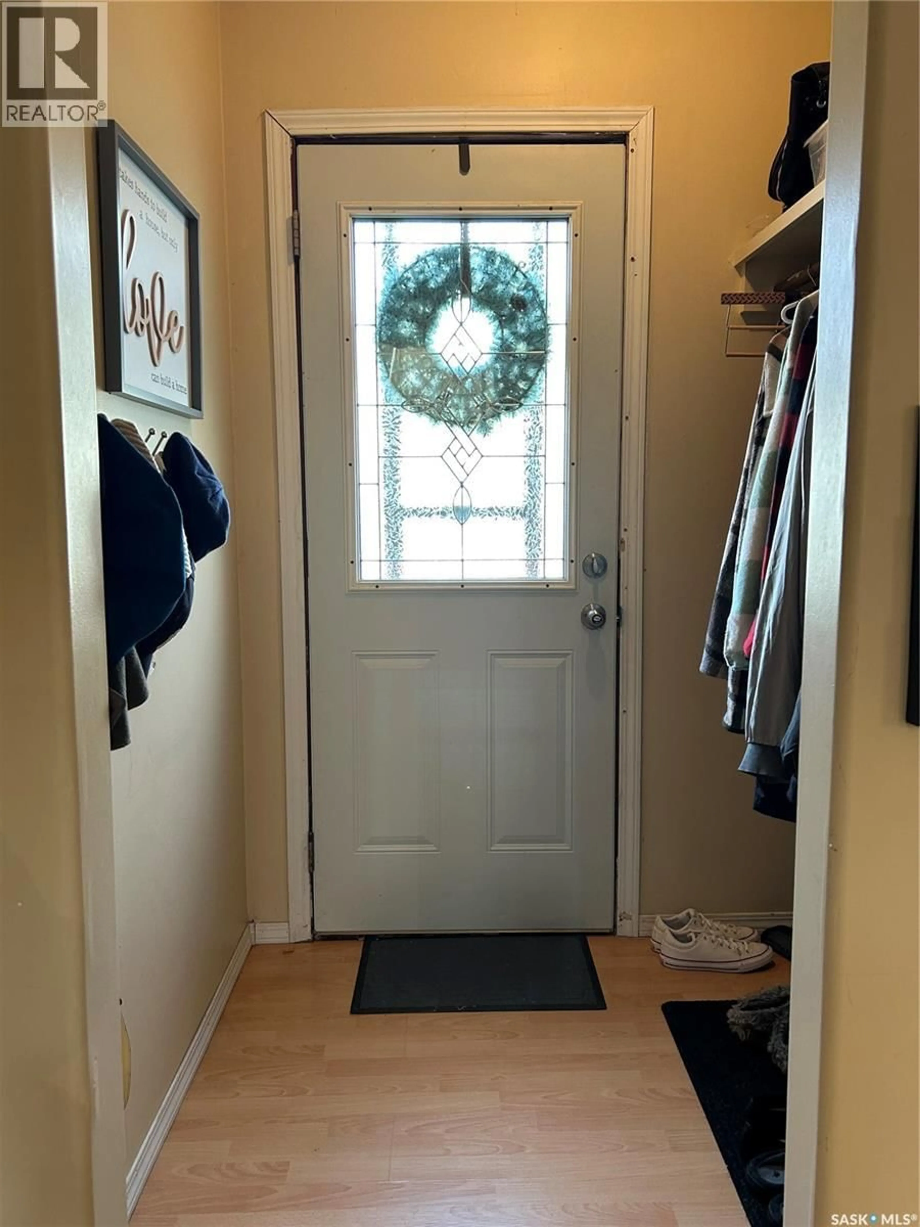 Indoor entryway for 714 CARBON AVENUE, Bienfait Saskatchewan S0C0M0