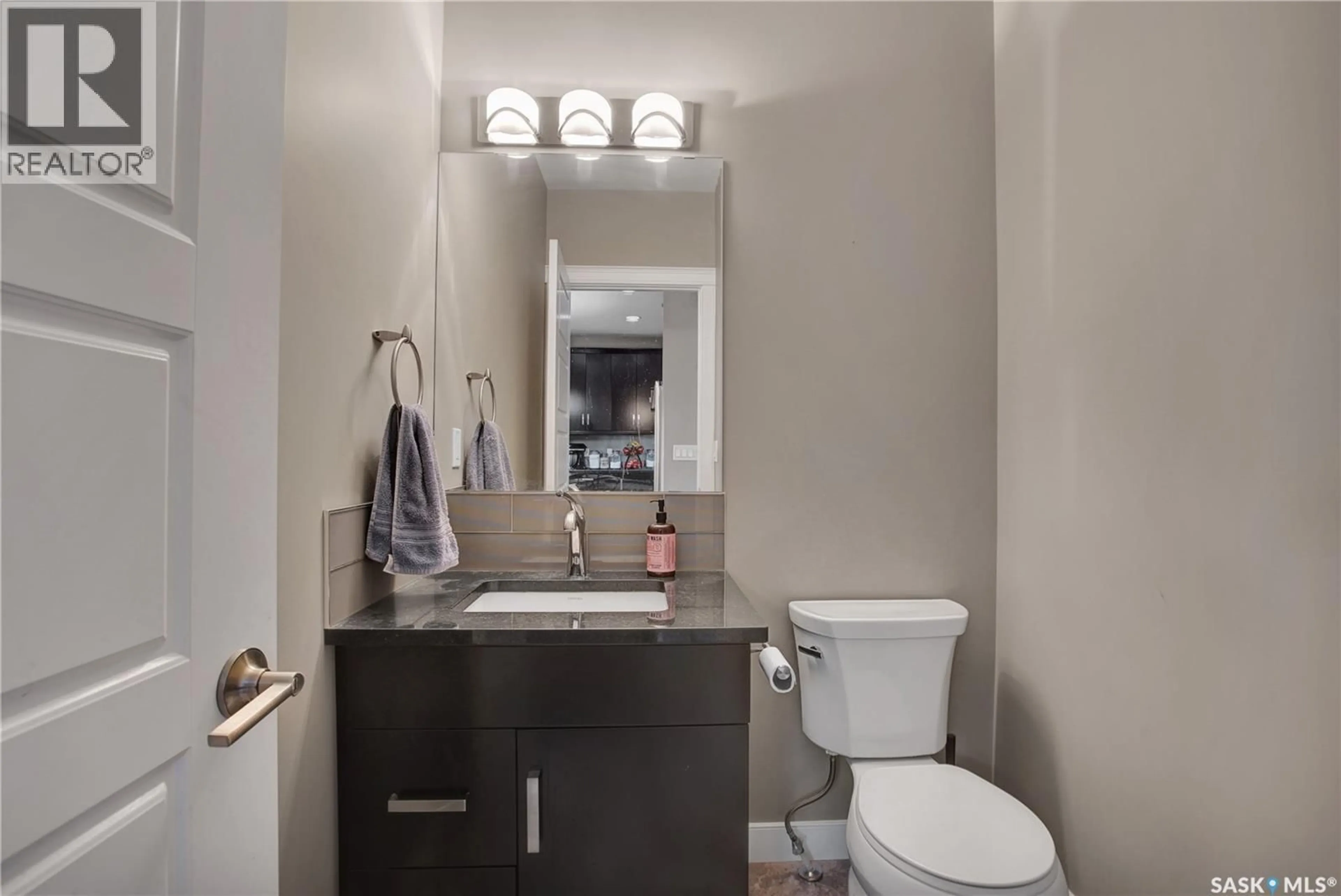 Standard bathroom, ceramic/tile floor for 437 REDWOOD CRESCENT, Warman Saskatchewan S0K4S2