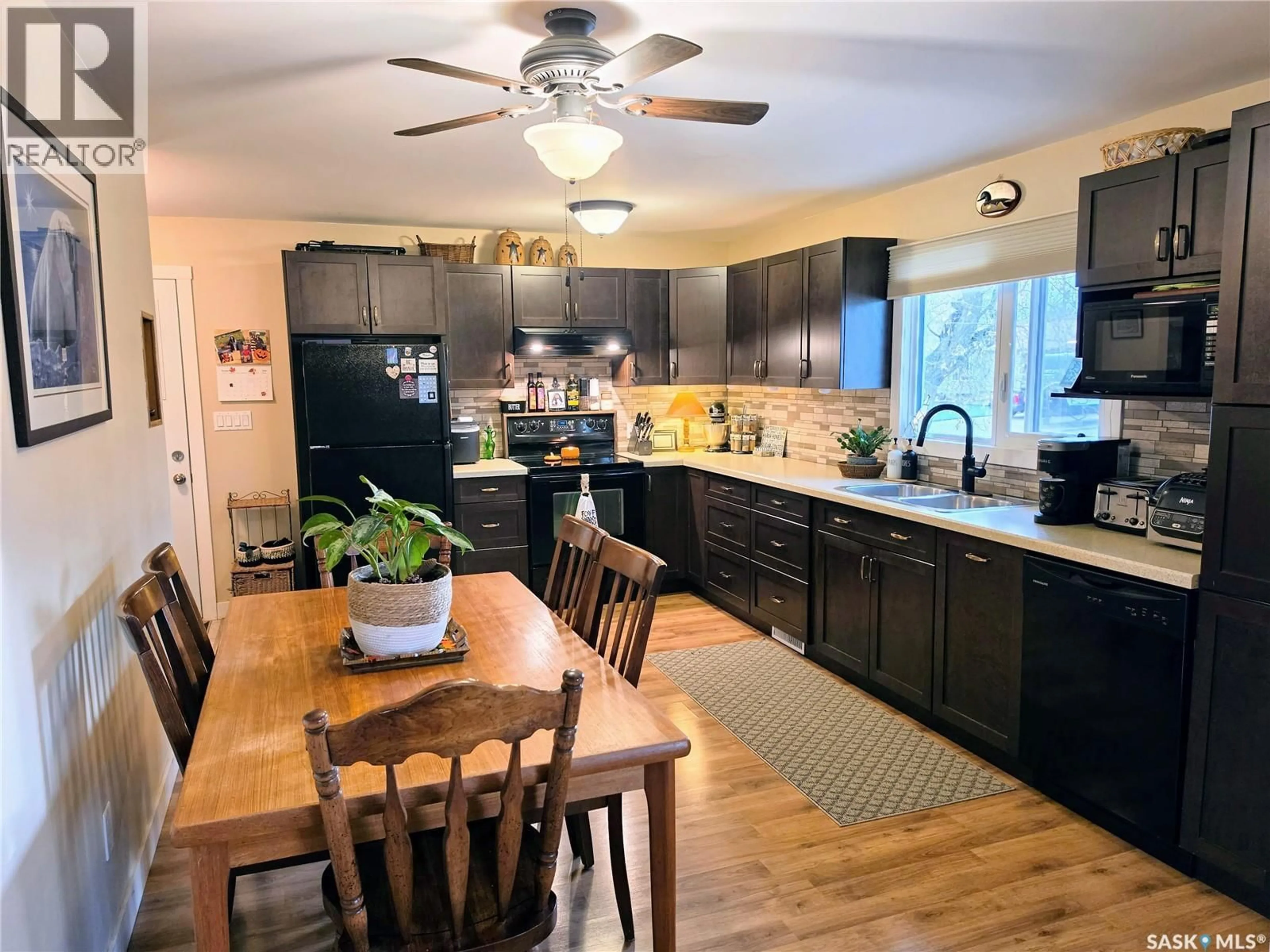 Open concept kitchen, unknown for 234 12TH STREET, Humboldt Saskatchewan S0K2A0