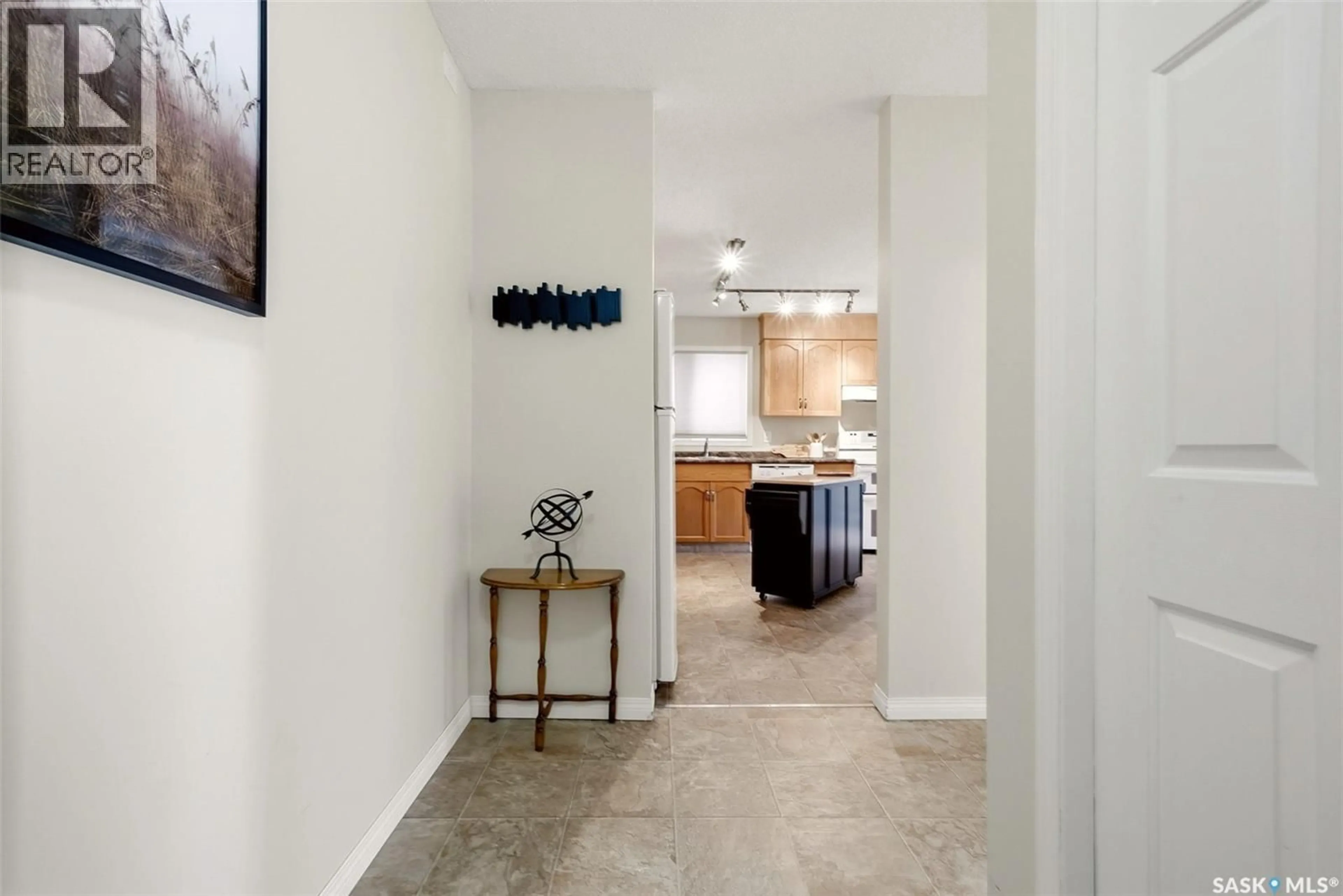 Indoor entryway for 309 - 2275 MCINTYRE STREET, Regina Saskatchewan S4P2S1