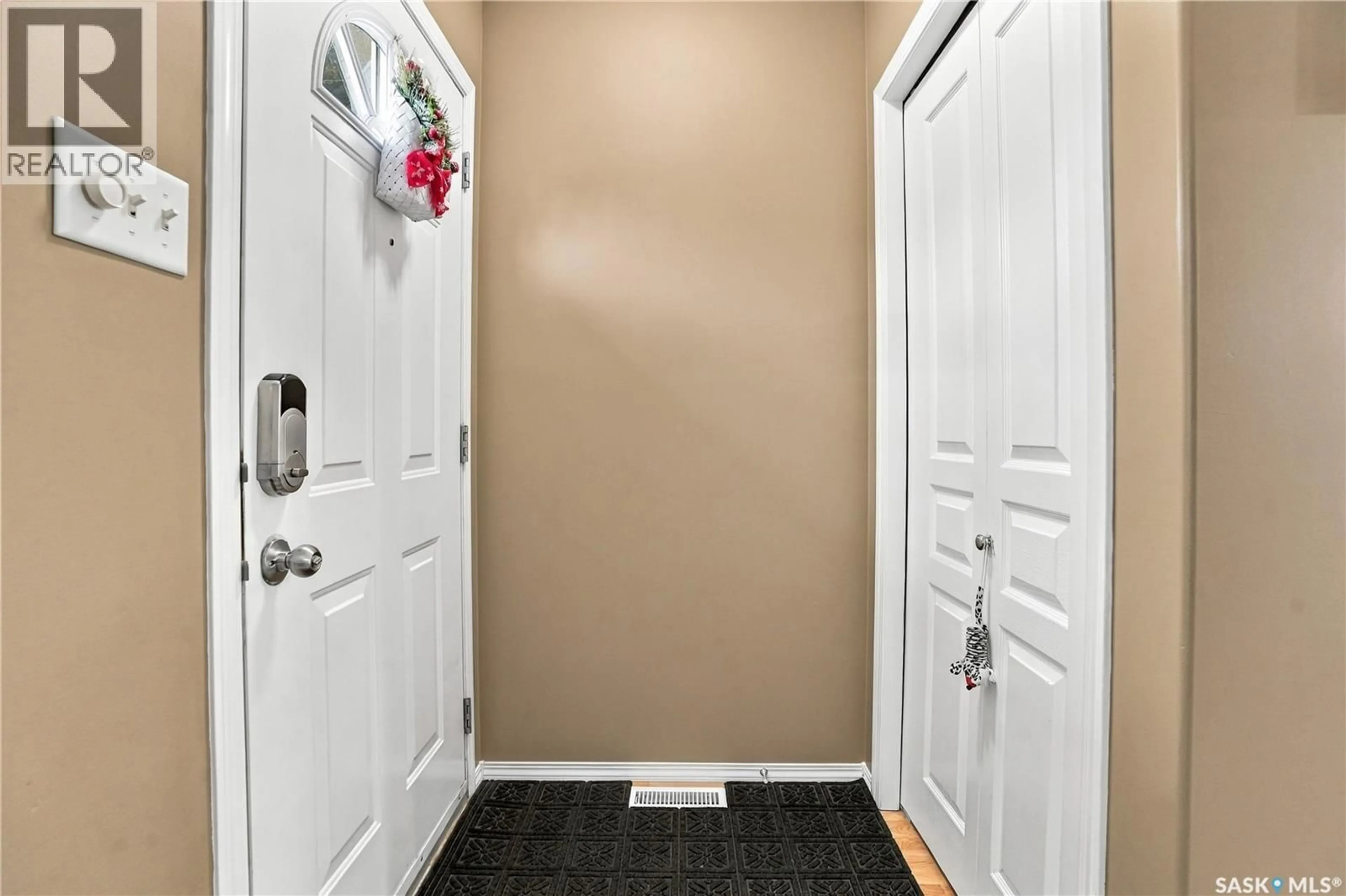 Indoor entryway for 1692 ALEXANDRA STREET, Regina Saskatchewan S4T4P1