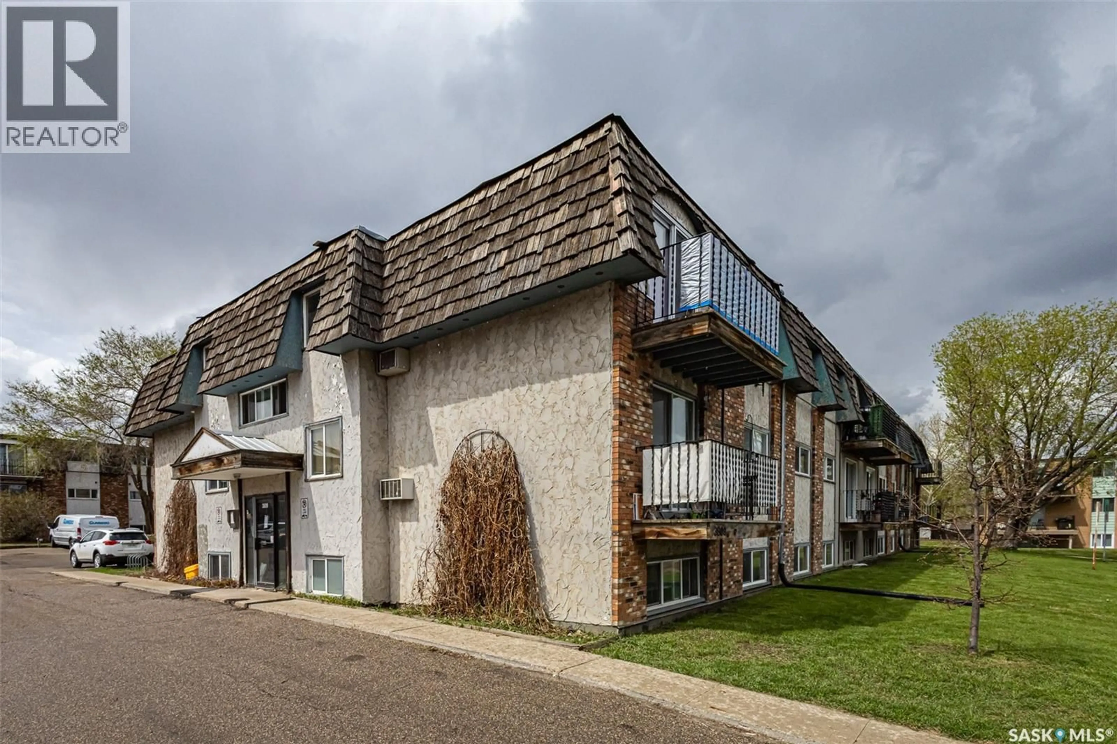 Patio, building for 14 3809 LUTHER PLACE, Saskatoon Saskatchewan S7H4B1