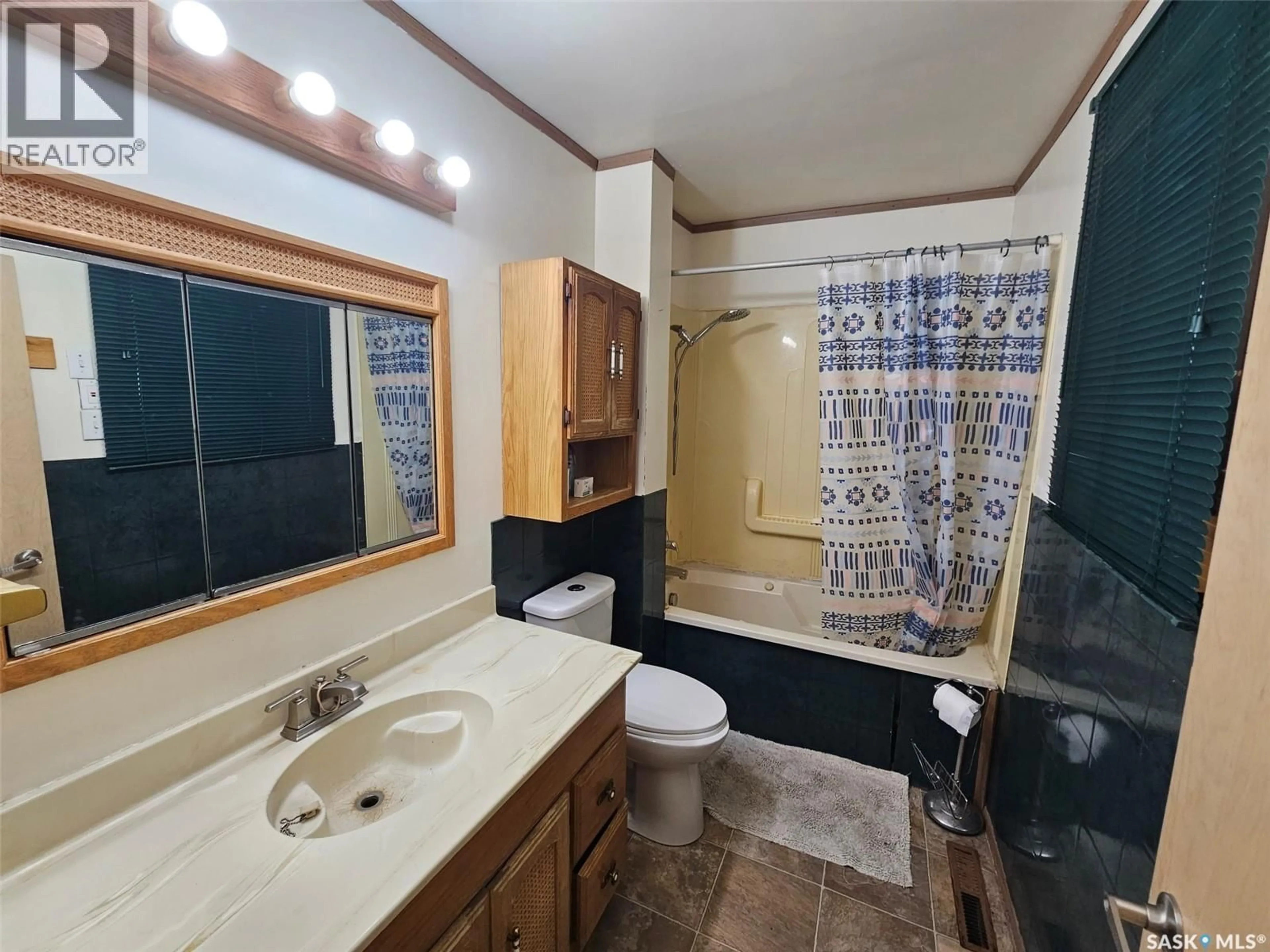 Standard bathroom, ceramic/tile floor for 218 7TH STREET, Carlyle Saskatchewan S0C0R0