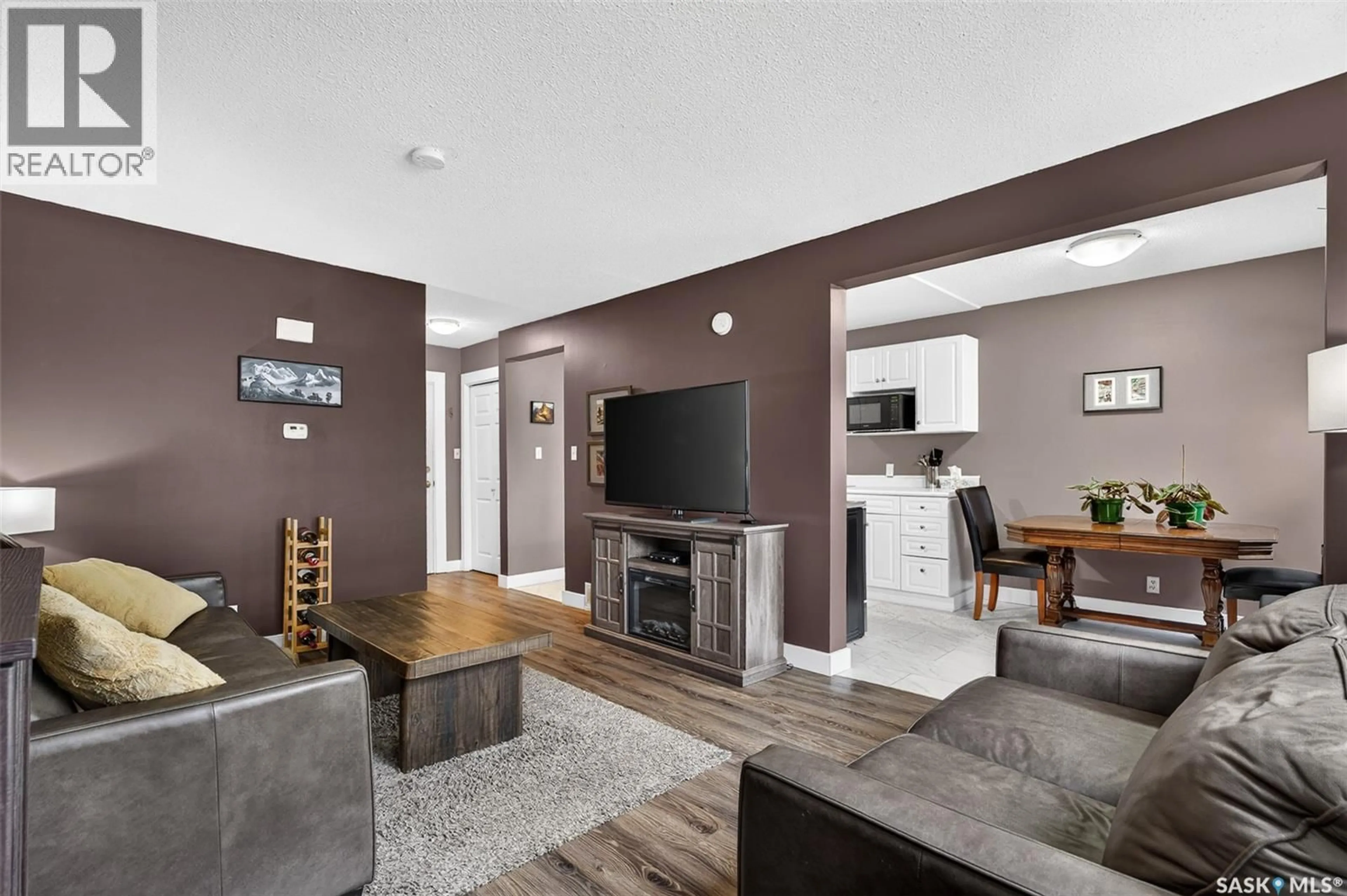 Living room with furniture, unknown for 14 - 1292 GORDON ROAD, Moose Jaw Saskatchewan S6H3E5