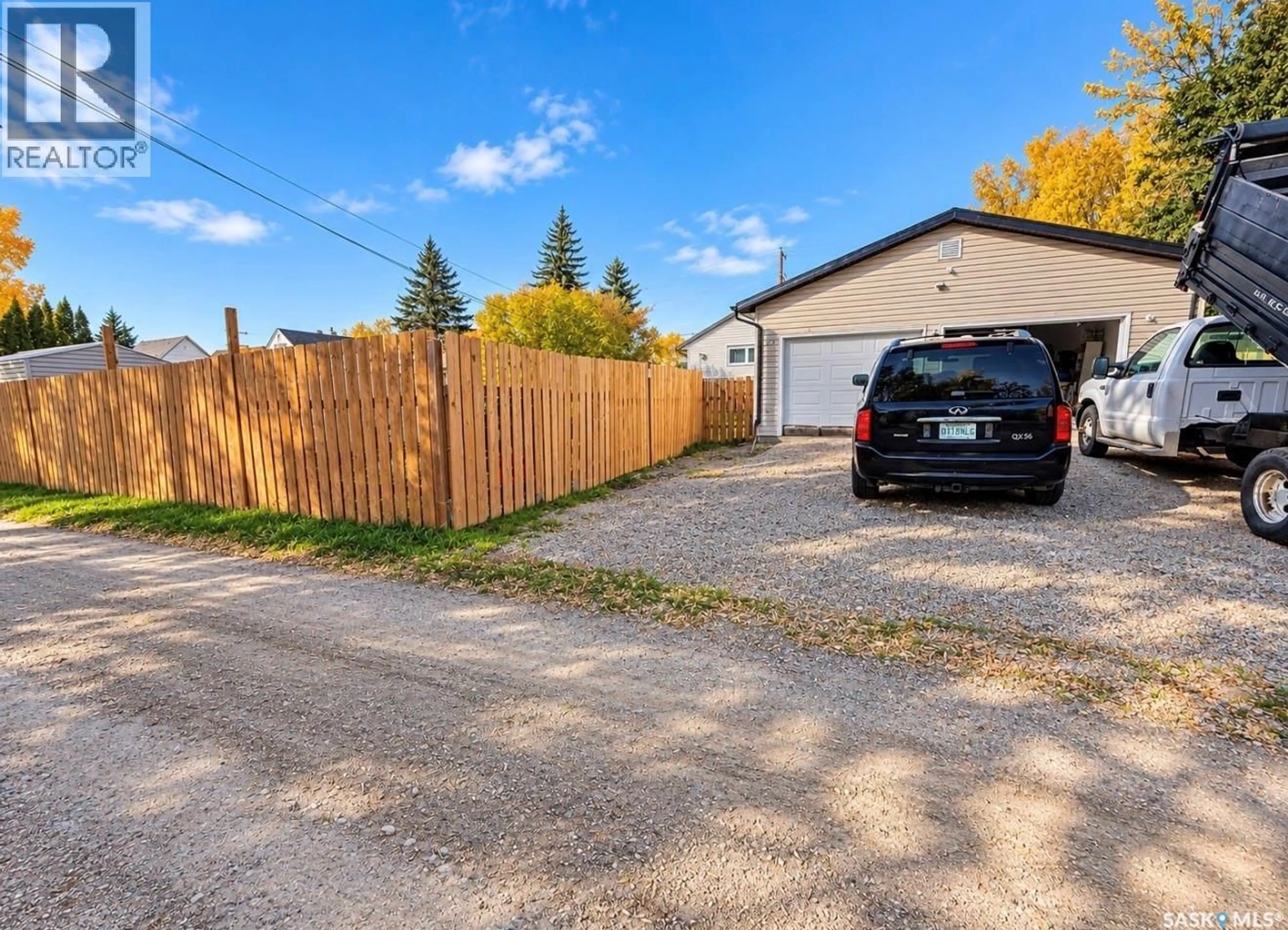 A pic from outside/outdoor area/front of a property/back of a property/a pic from drone, street for 40 KING STREET, Yorkton Saskatchewan S3N0T8