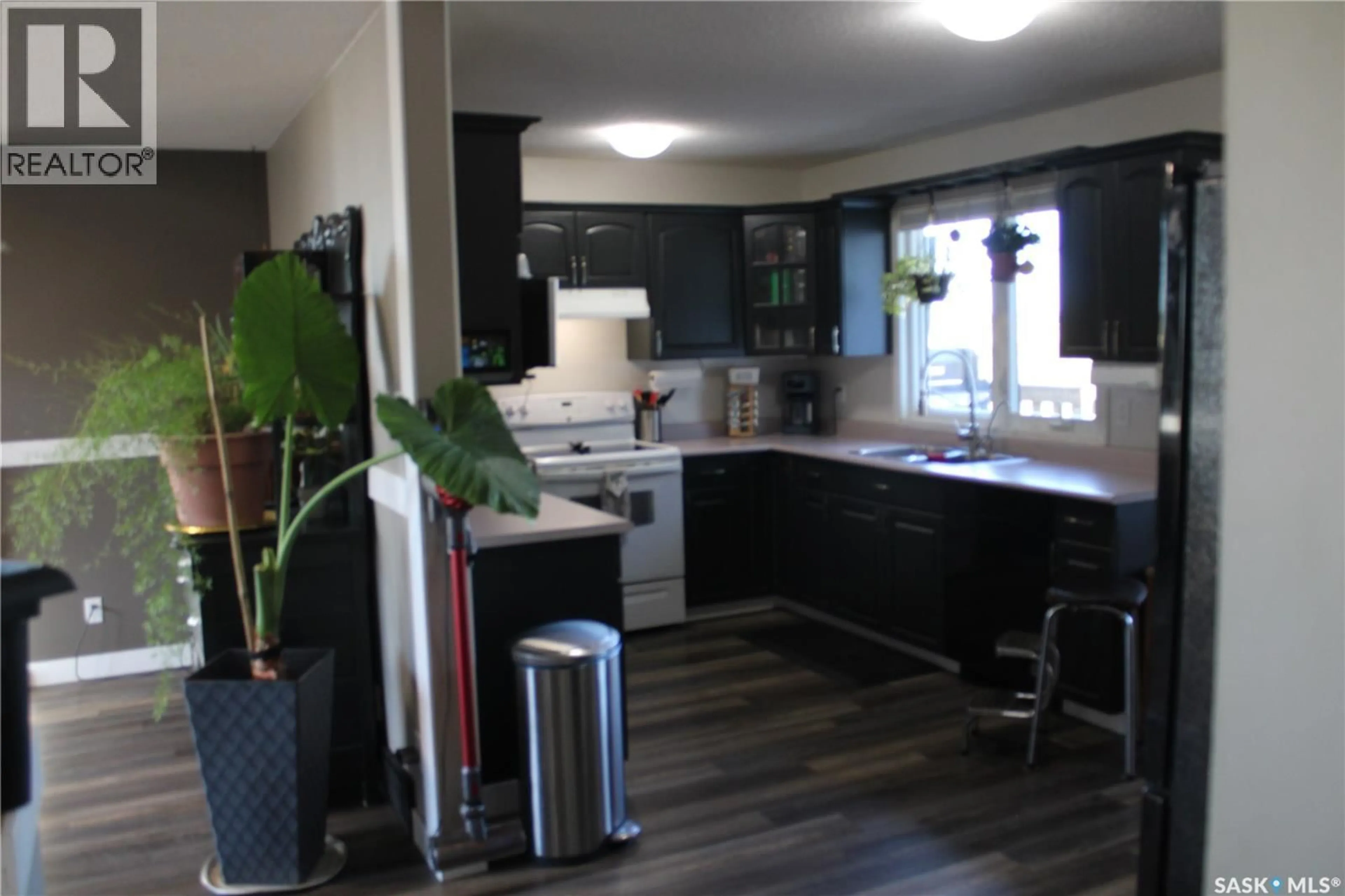 Open concept kitchen, unknown for RM OF ORKNEY, Orkney Rm No. 244 Saskatchewan S0A3W1
