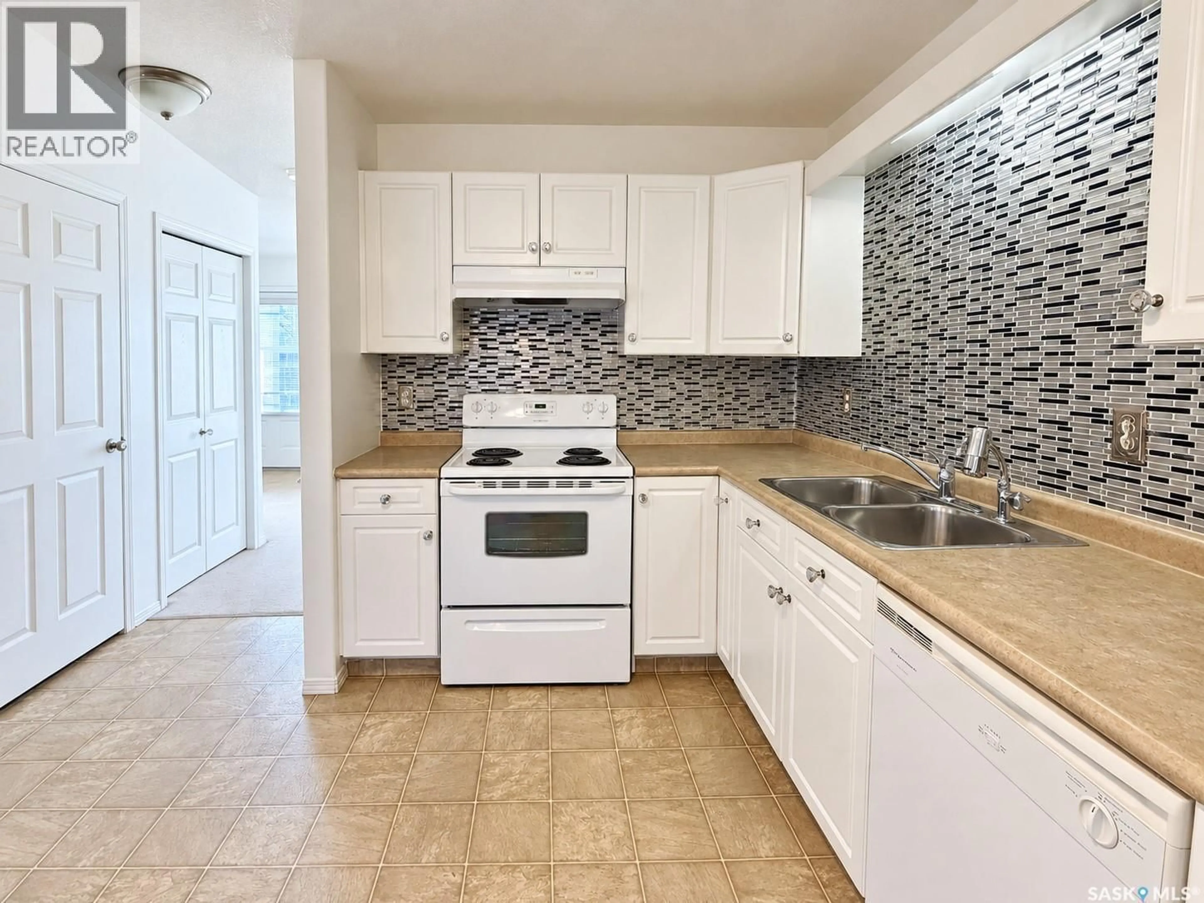 Standard kitchen, ceramic/tile floor for 68 - 4901 CHILD AVENUE, Regina Saskatchewan S4X4T7