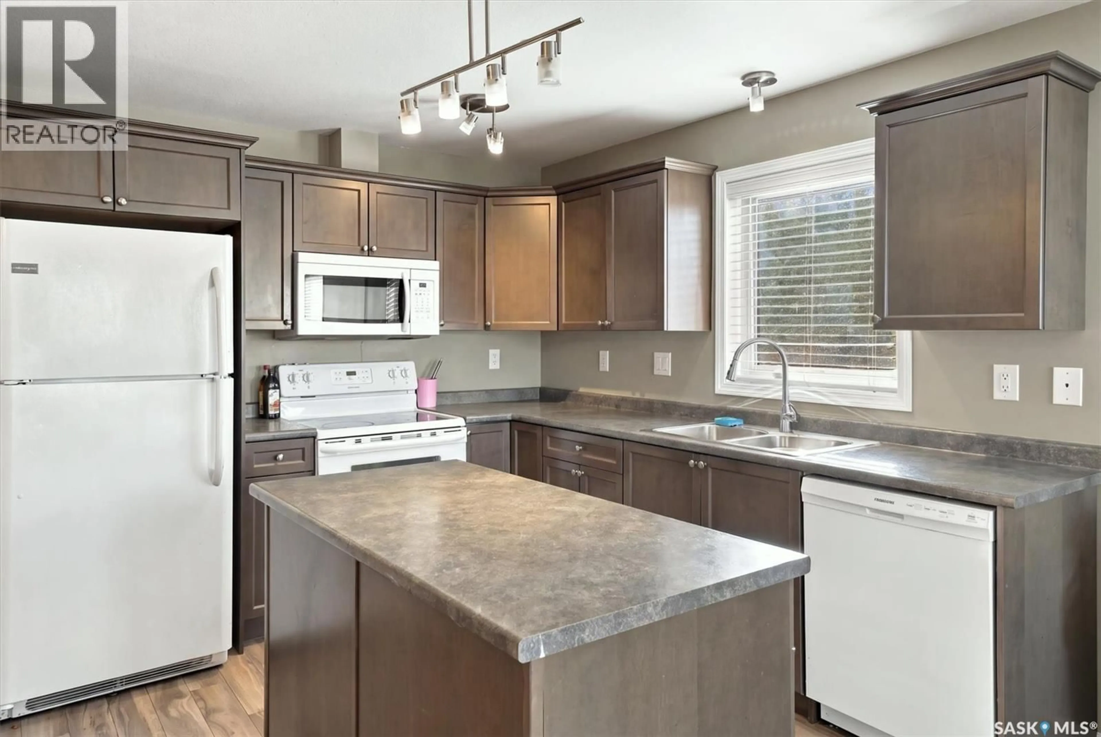 Open concept kitchen, unknown for 110 - 5105 WILLIS CRESCENT, Saskatoon Saskatchewan S7T0N5