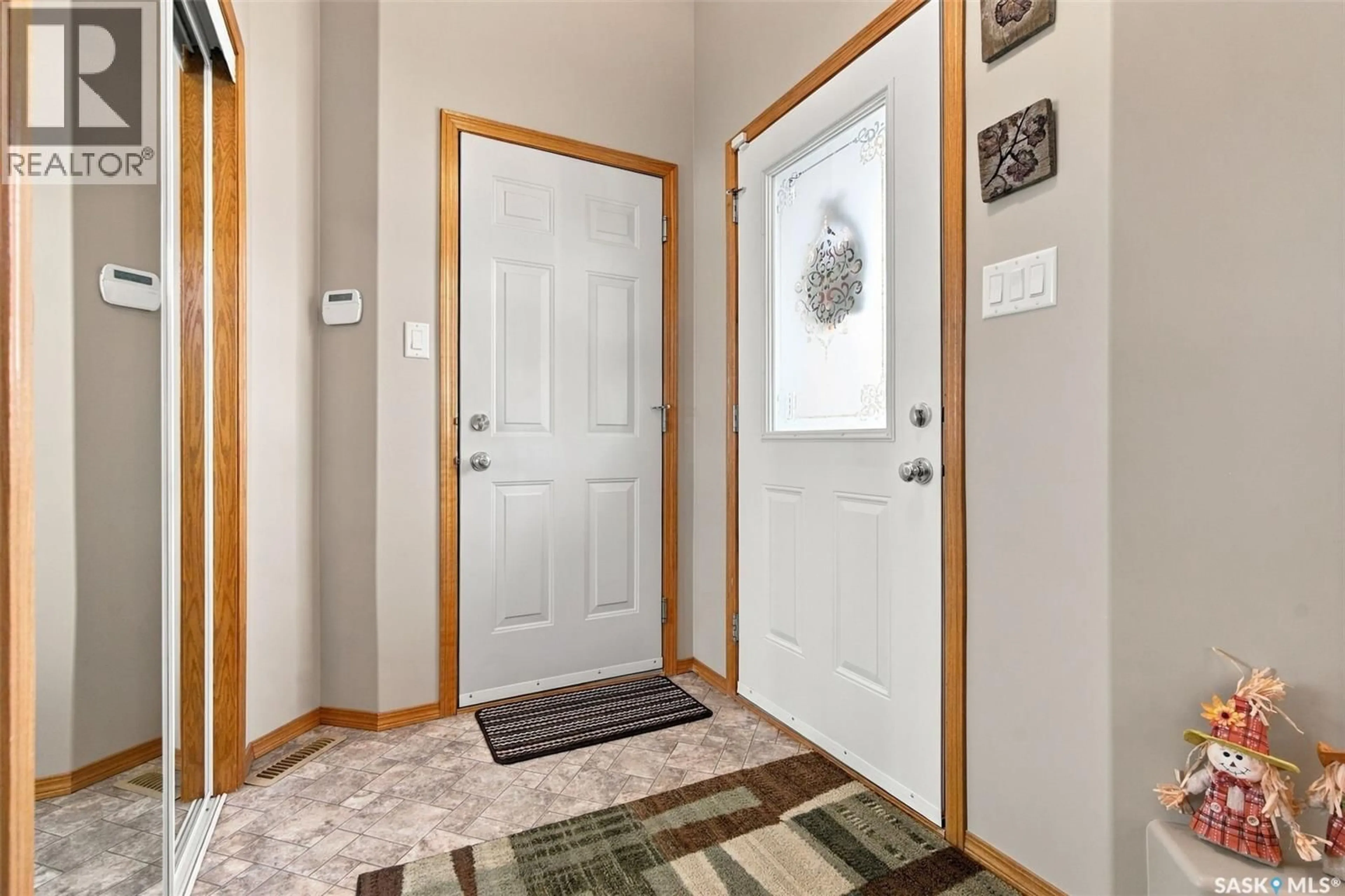 Indoor entryway for 5163 BOSWELL CRESCENT, Regina Saskatchewan S4X4S4