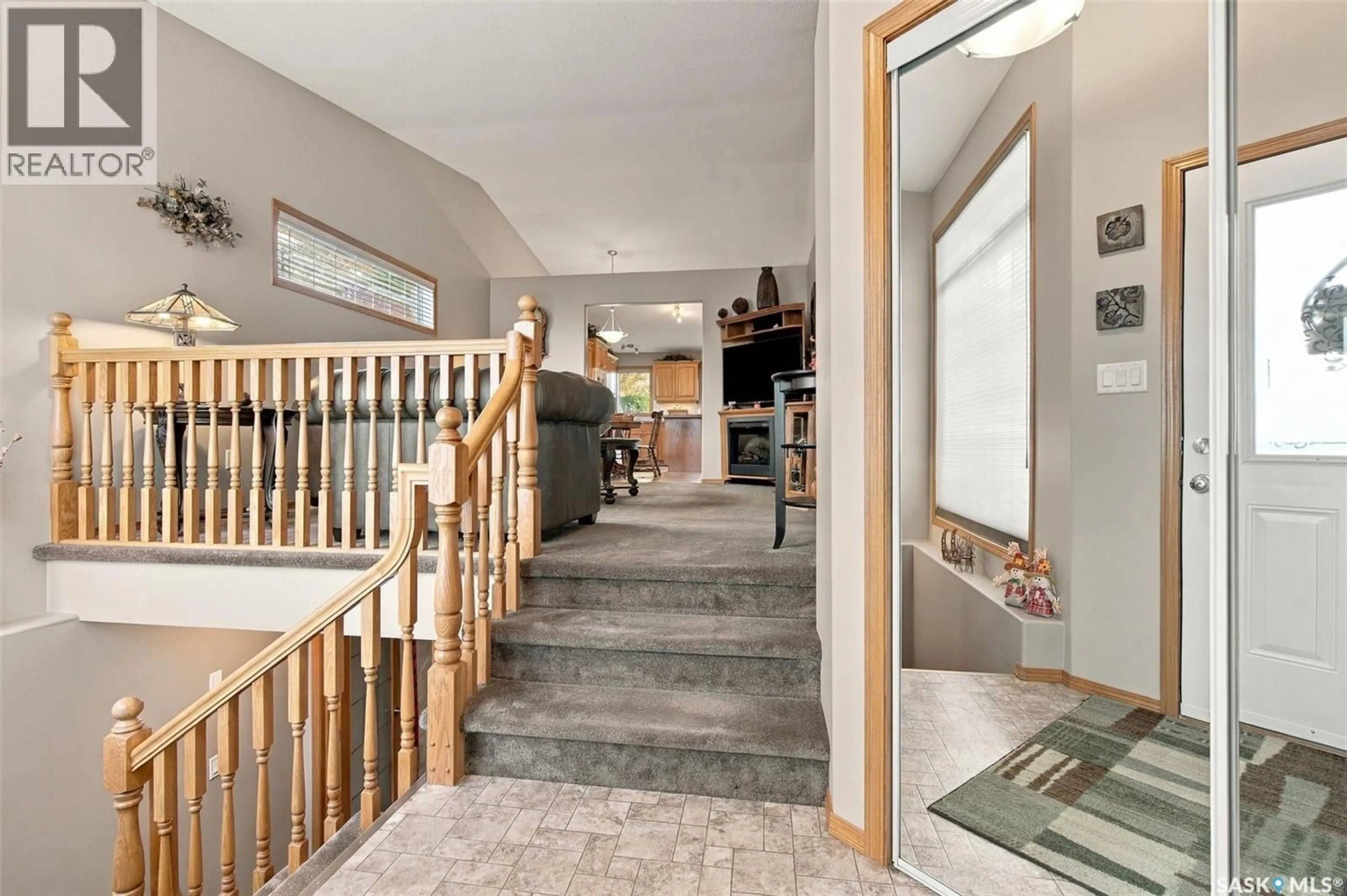 Indoor foyer for 5163 BOSWELL CRESCENT, Regina Saskatchewan S4X4S4