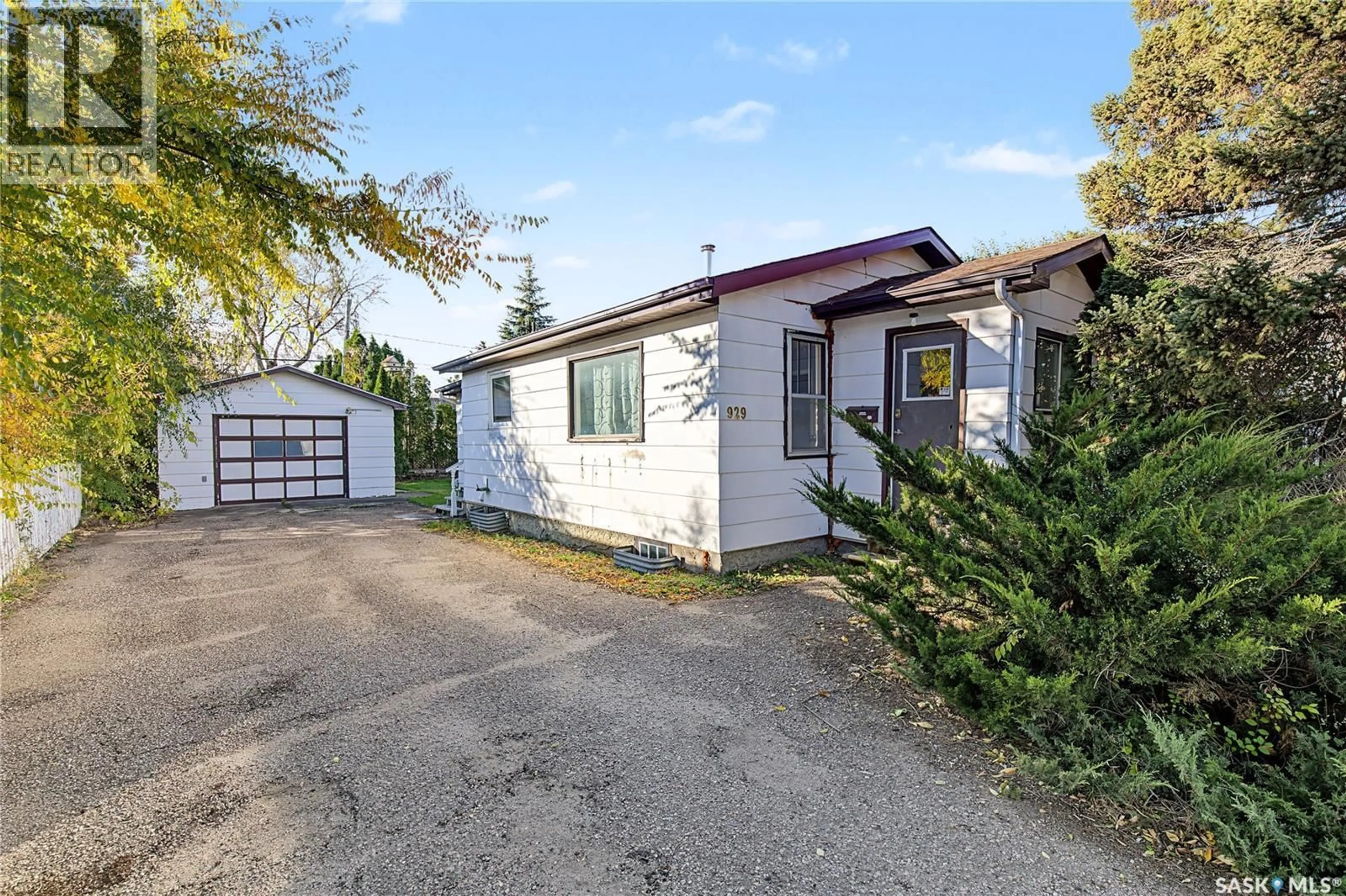 Unknown for 929 HALL STREET, Moose Jaw Saskatchewan S6H2S3