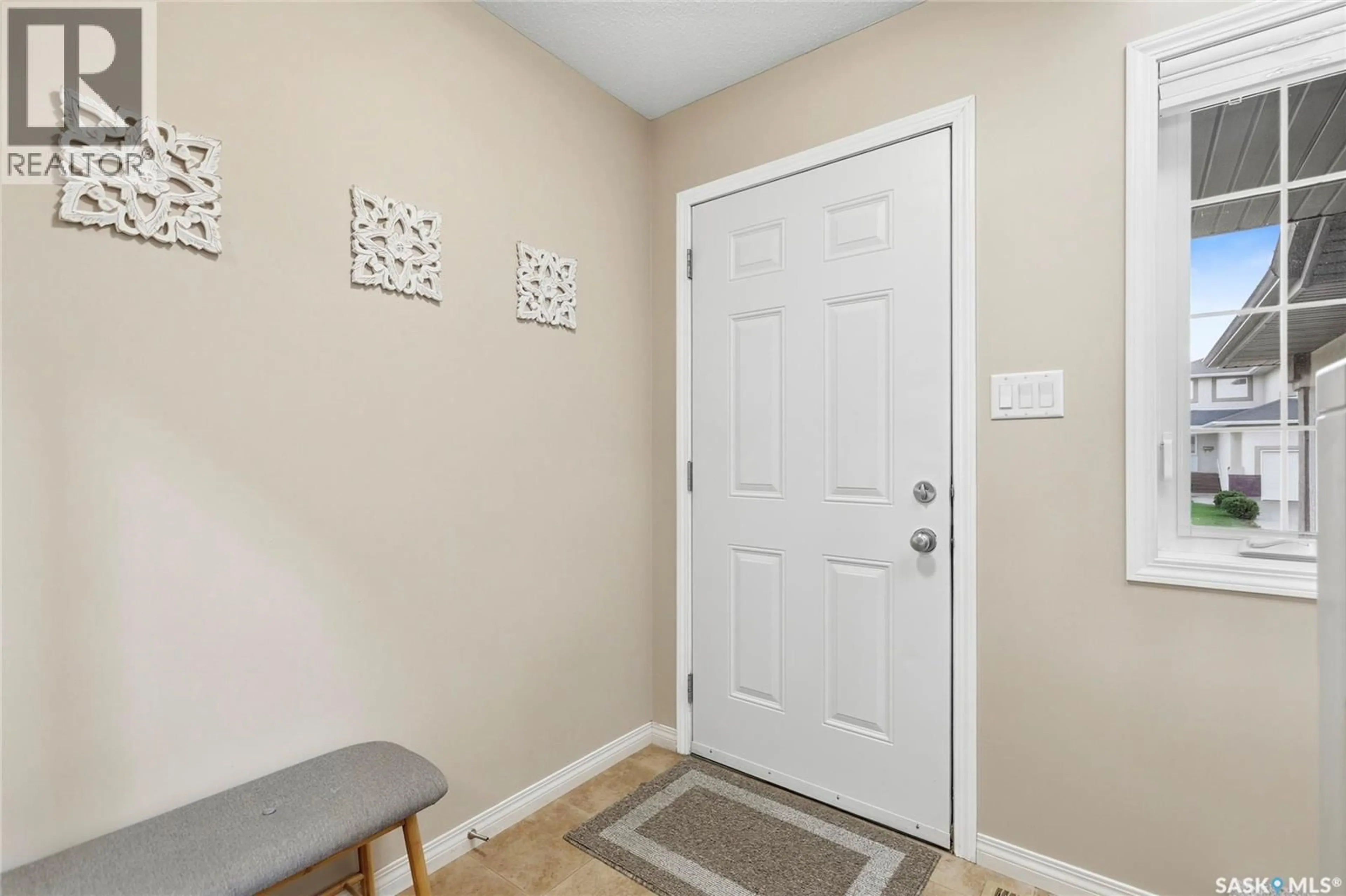 Indoor entryway for 2614 ALFRED CRESCENT, Regina Saskatchewan S4V1E6