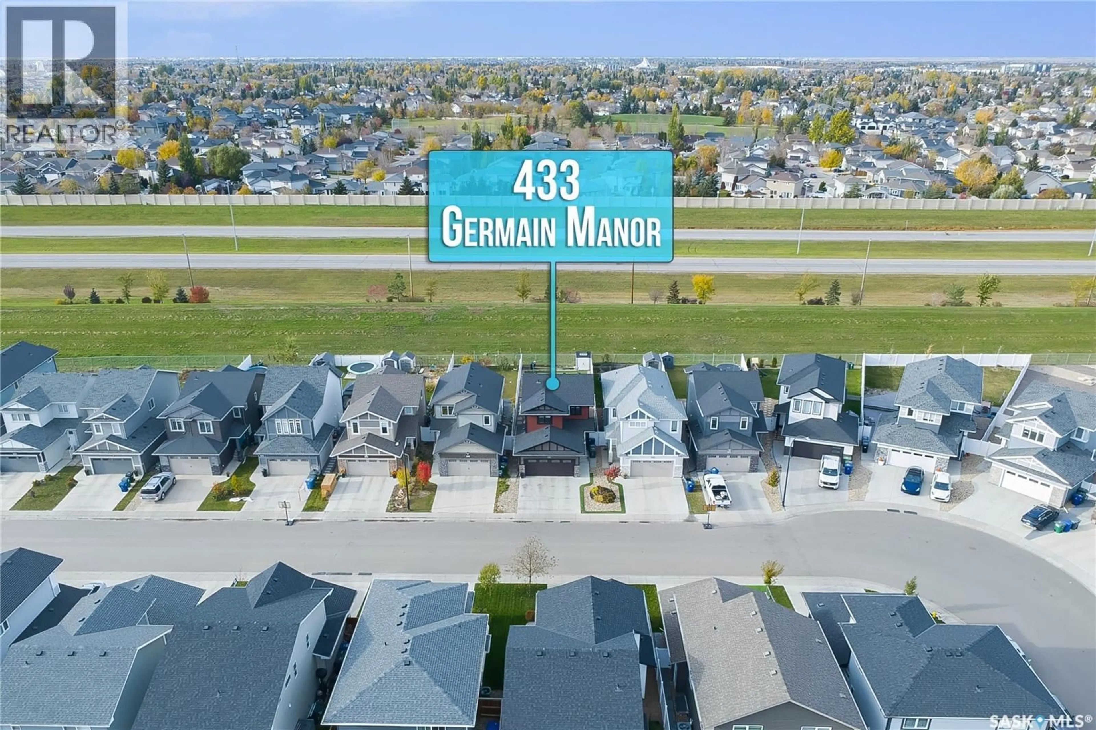 A pic from outside/outdoor area/front of a property/back of a property/a pic from drone, street for 433 GERMAIN MANOR, Saskatoon Saskatchewan S7V0V1