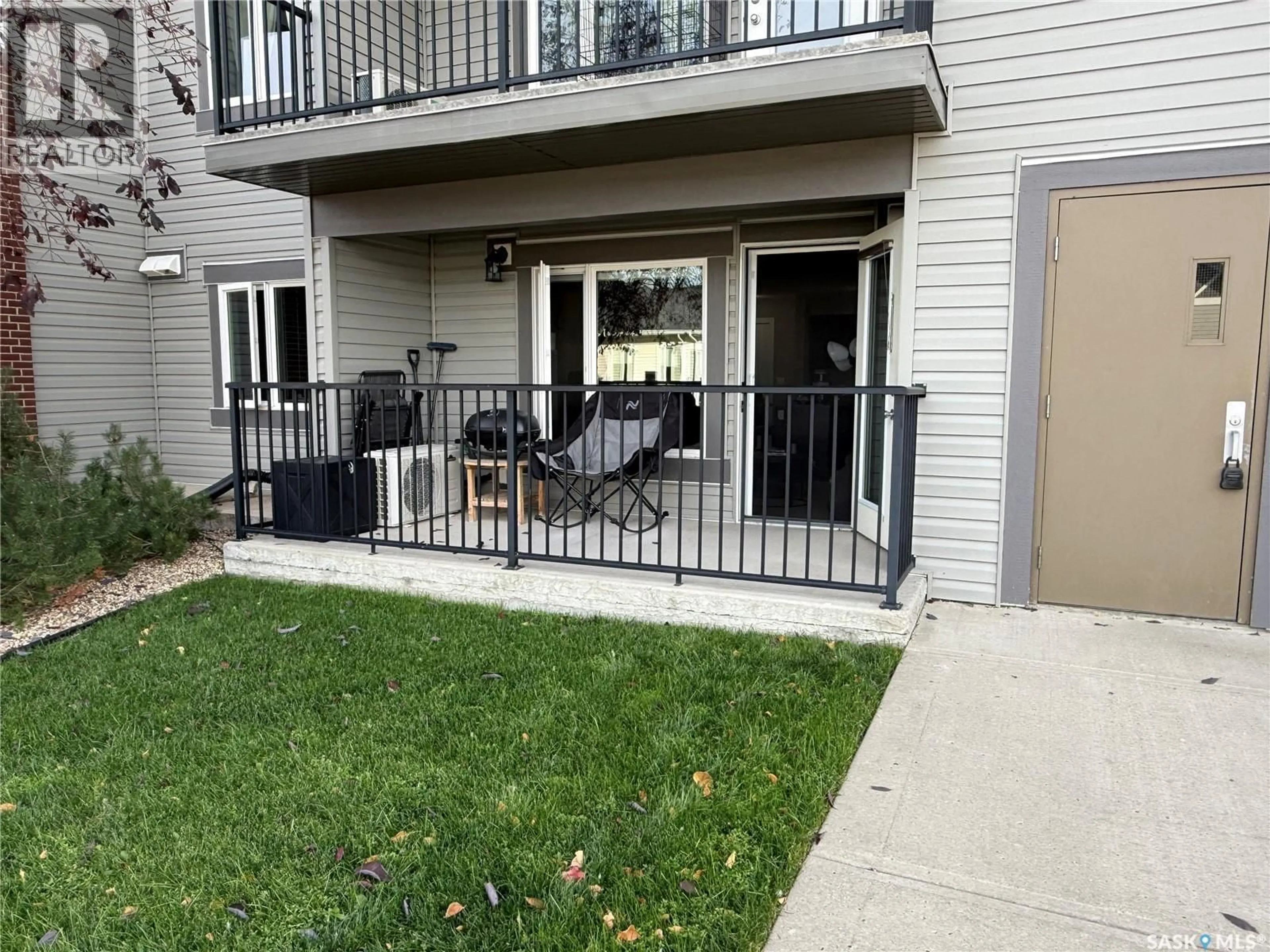 Patio, street for NE - 103 820 5TH STREET, Weyburn Saskatchewan S4H2V2