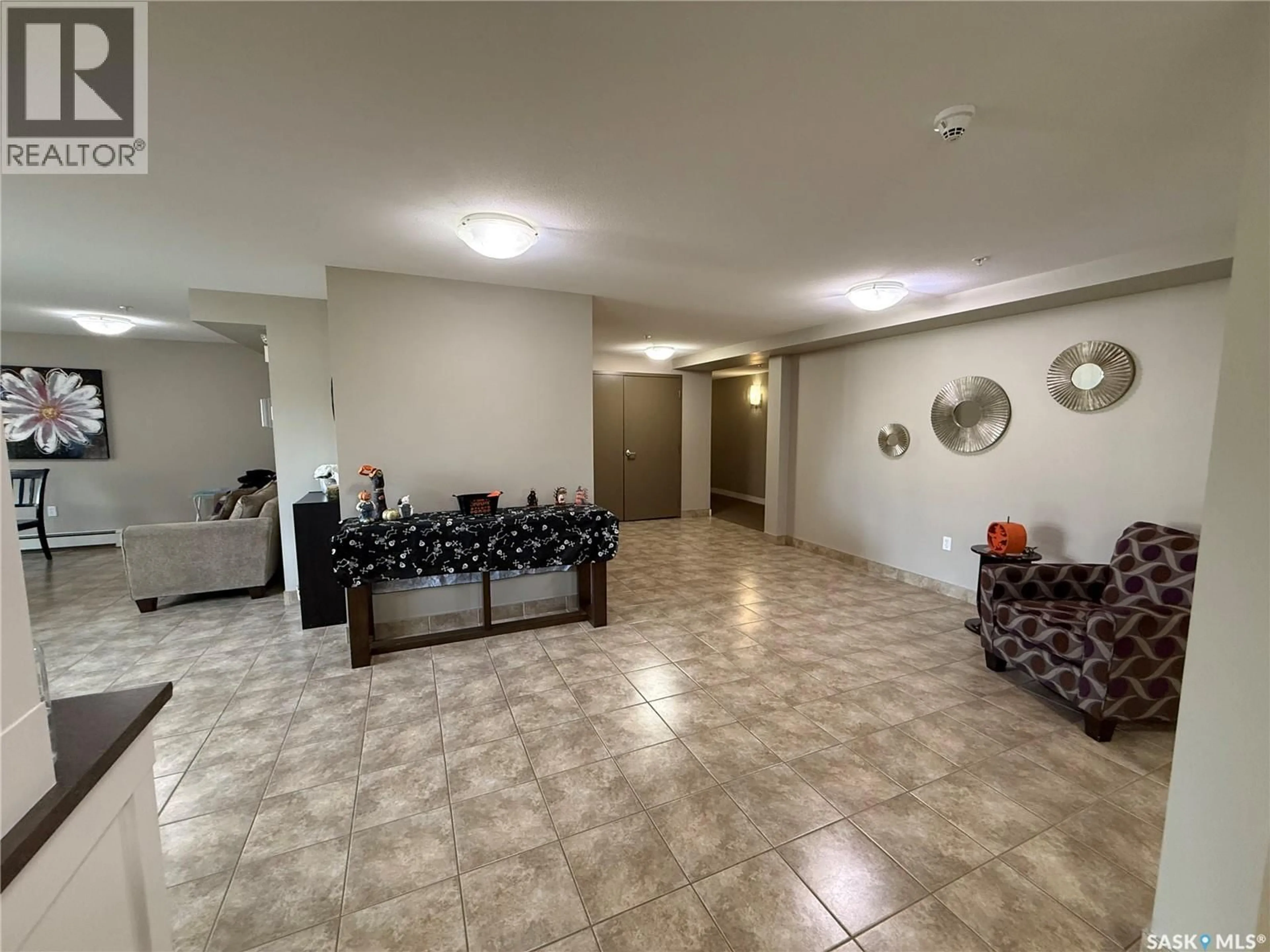 Indoor foyer for NE - 103 820 5TH STREET, Weyburn Saskatchewan S4H2V2
